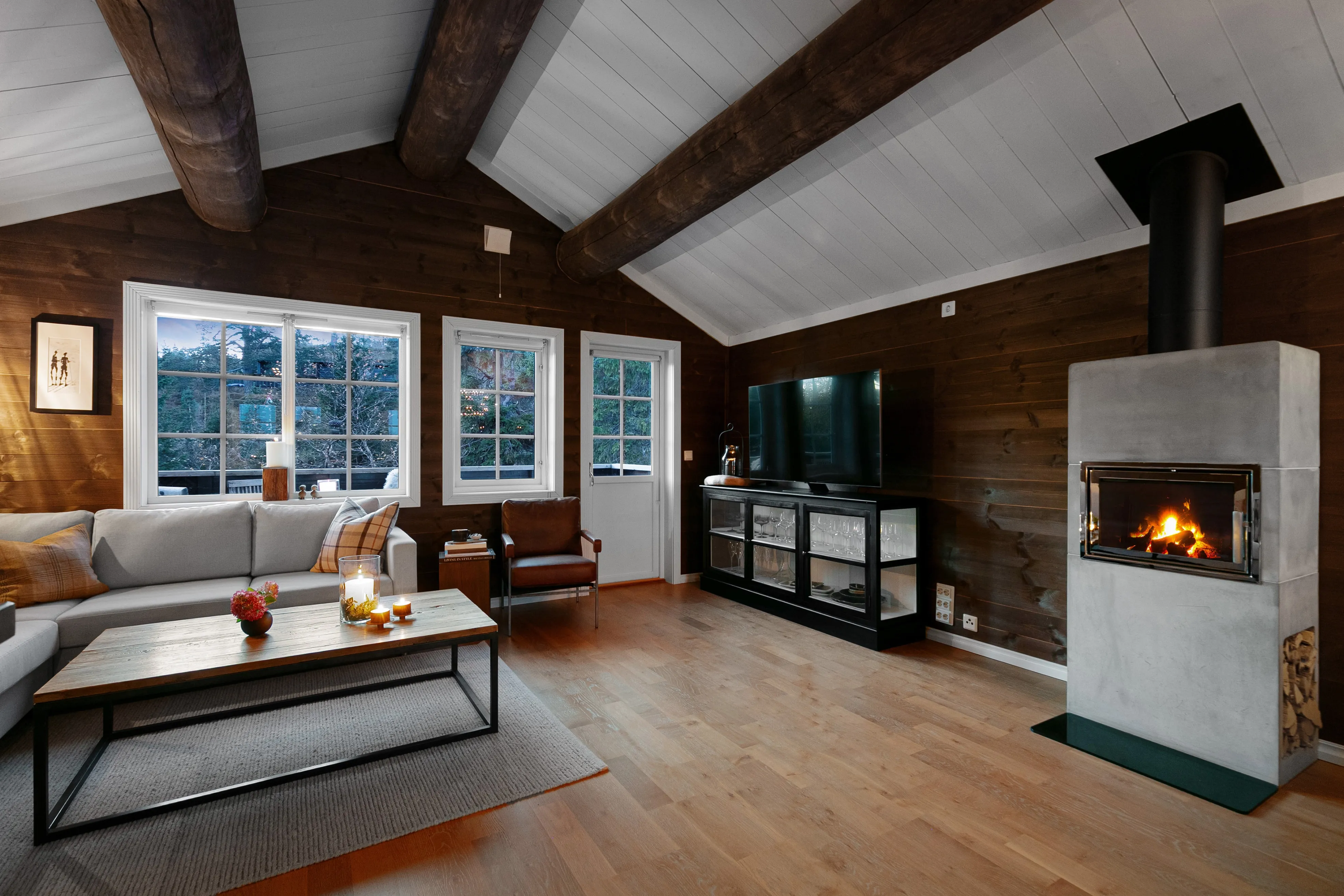 Modern 3-Bedroom Ski-in/Ski-out Cabin in Budor, Norway - Image 2