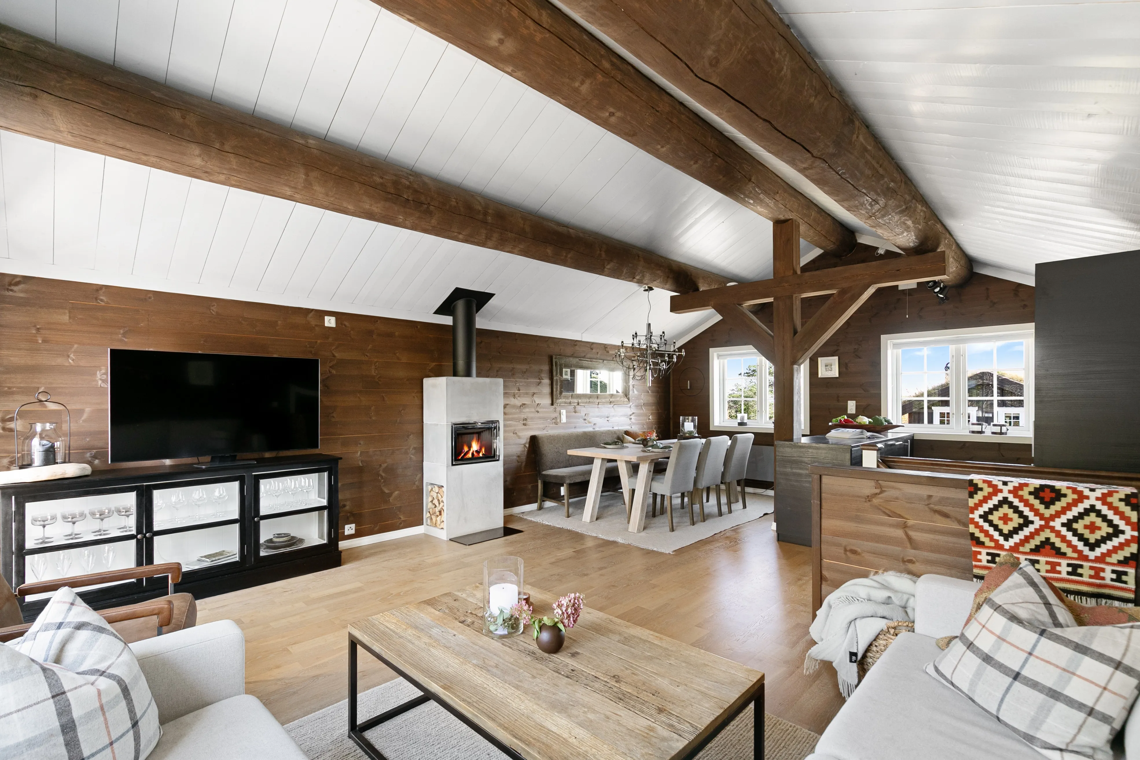 Modern 3-Bedroom Ski-in/Ski-out Cabin in Budor, Norway - View image 17 of 49