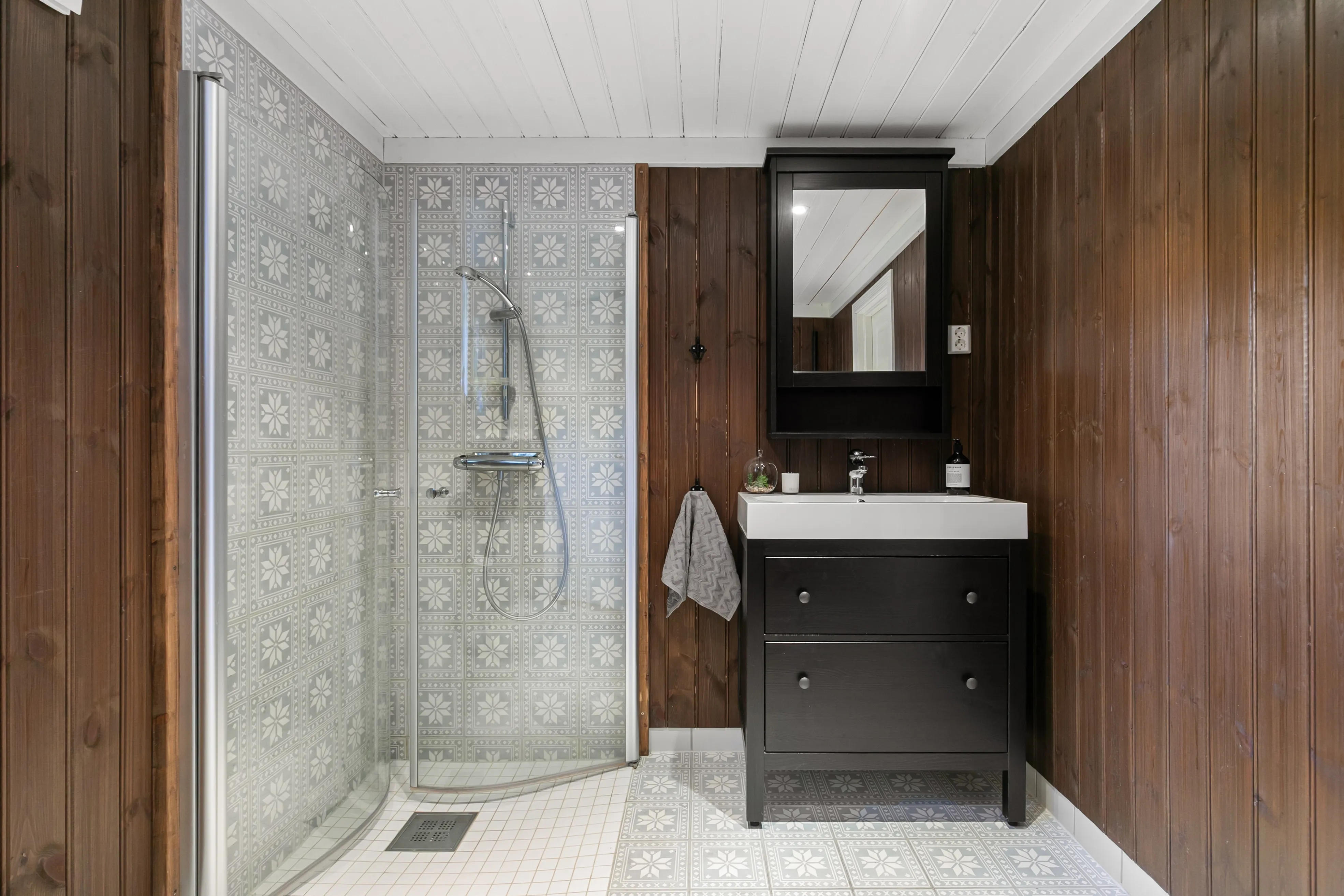 Modern 3-Bedroom Ski-in/Ski-out Cabin in Budor, Norway - View image 35 of 49