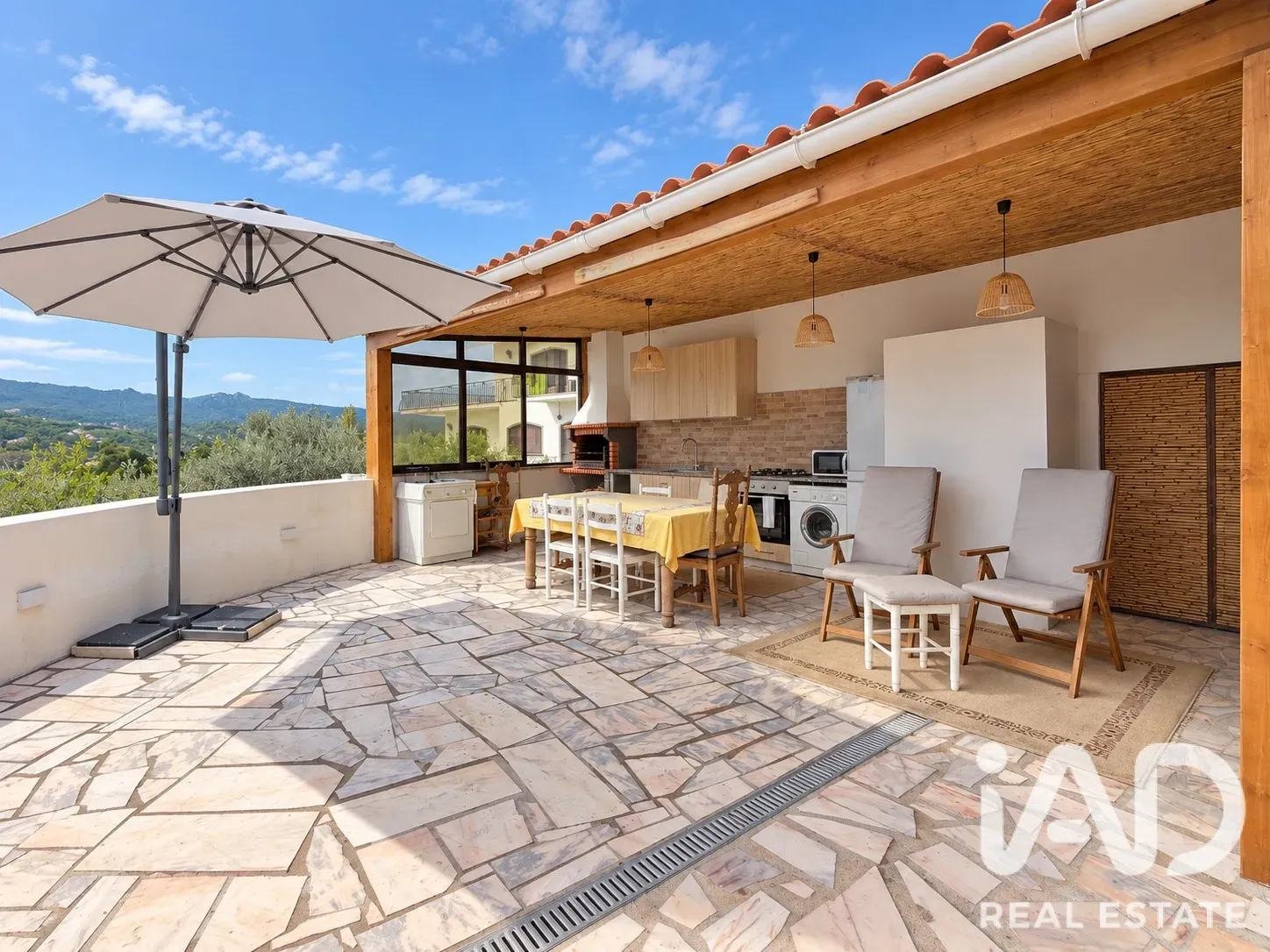 4-Bedroom Furnished Home with Garden and Terrace in Sintra, Portugal - Image 2