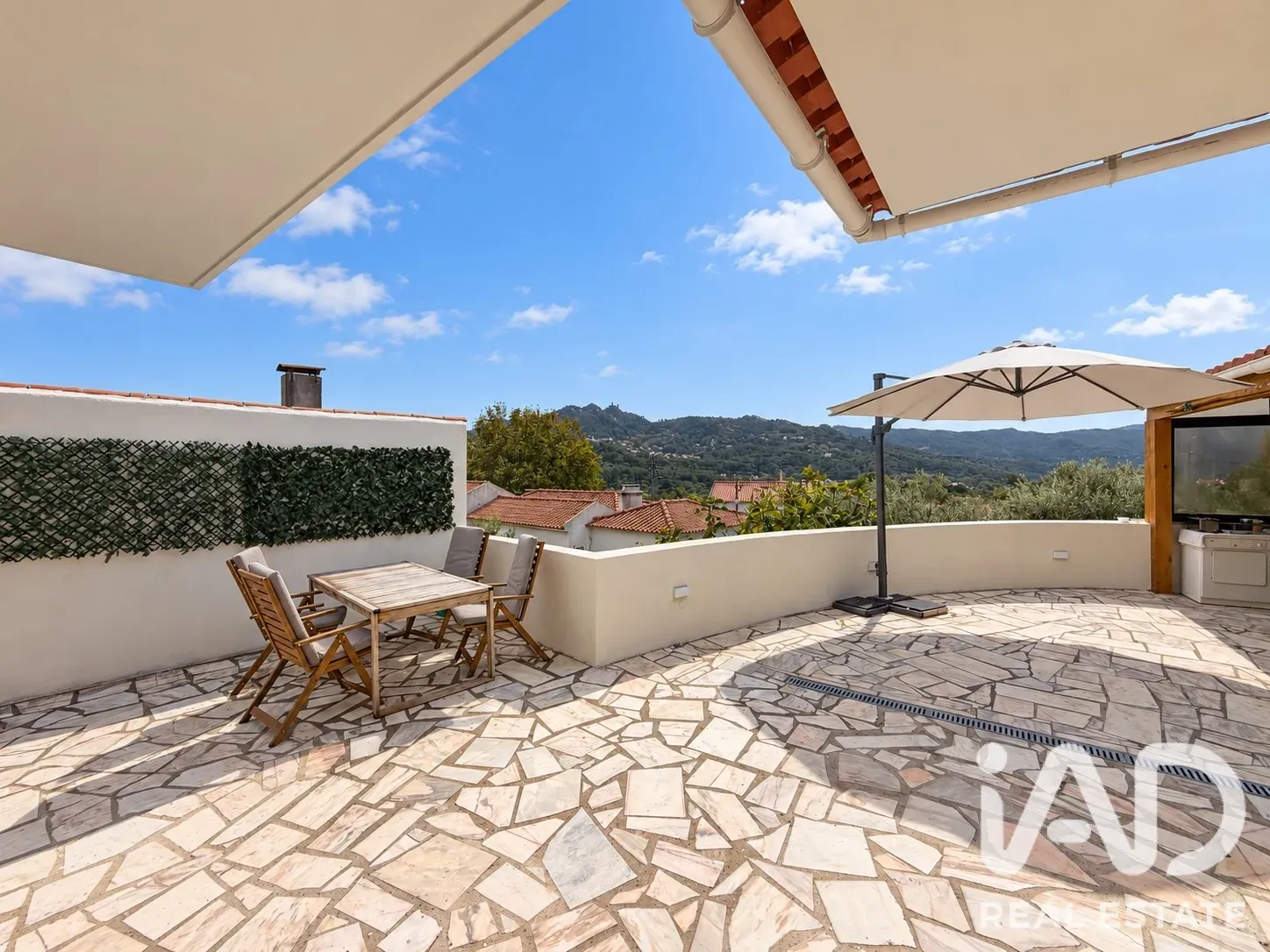 4-Bedroom Furnished Home with Garden and Terrace in Sintra, Portugal - Image 3