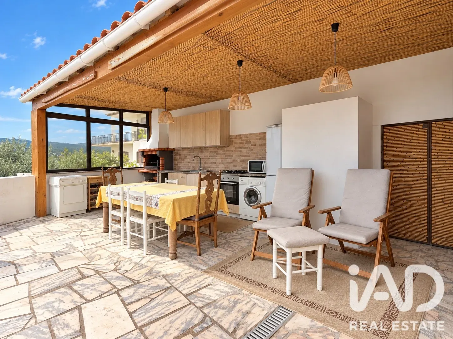 4-Bedroom Furnished Home with Garden and Terrace in Sintra, Portugal - Image 4