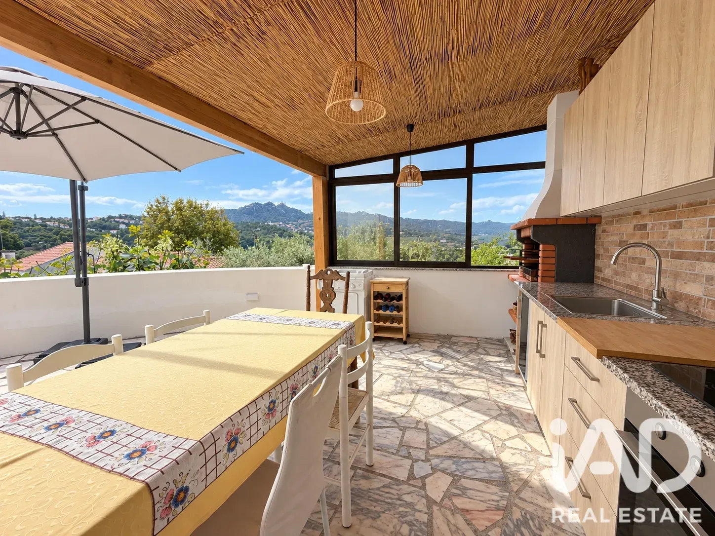 4-Bedroom Furnished Home with Garden and Terrace in Sintra, Portugal - Image 5