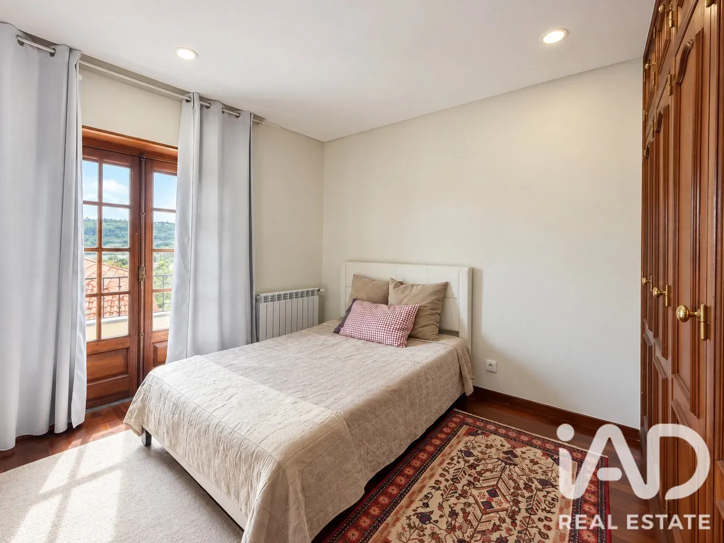 4-Bedroom Furnished Home with Garden and Terrace in Sintra, Portugal - View image 16 of 30