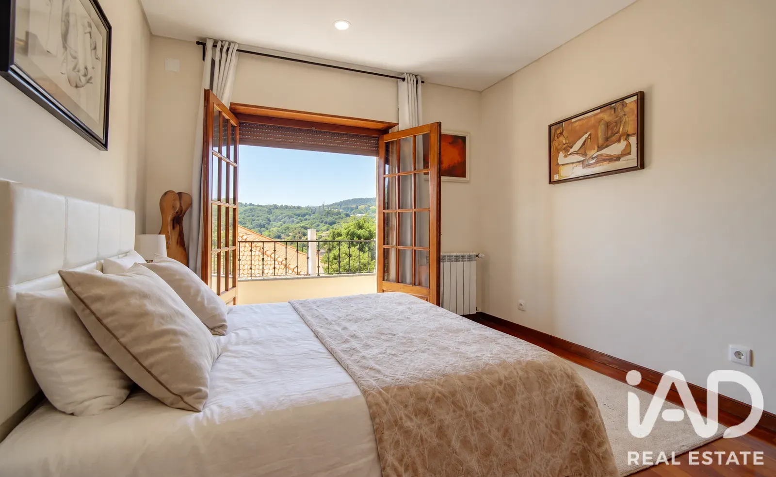 4-Bedroom Furnished Home with Garden and Terrace in Sintra, Portugal - View image 18 of 30