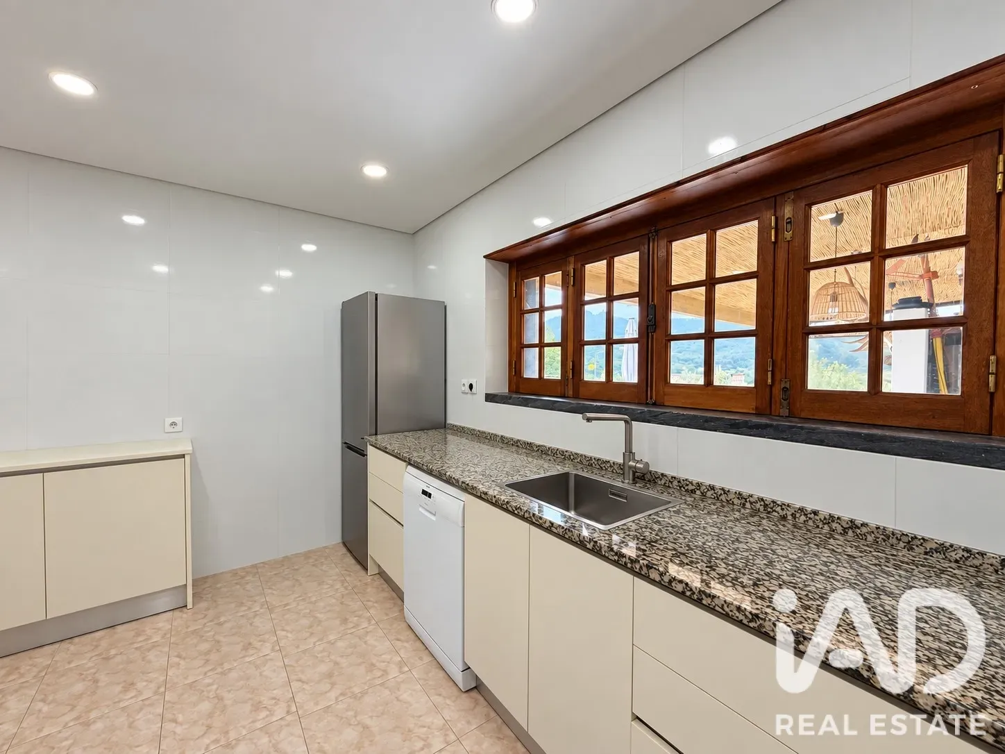 4-Bedroom Furnished Home with Garden and Terrace in Sintra, Portugal - View image 24 of 30