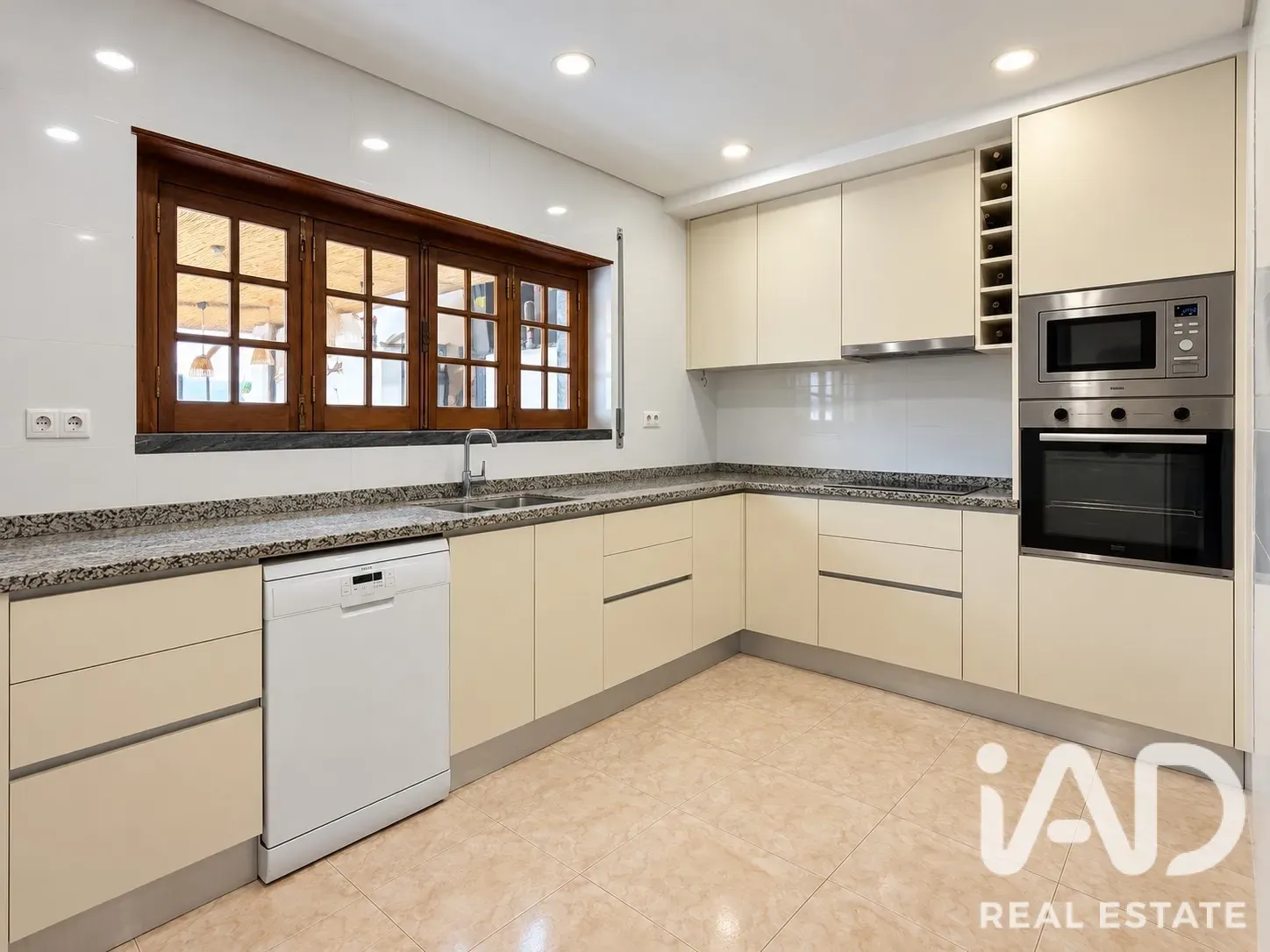 4-Bedroom Furnished Home with Garden and Terrace in Sintra, Portugal - View image 25 of 30