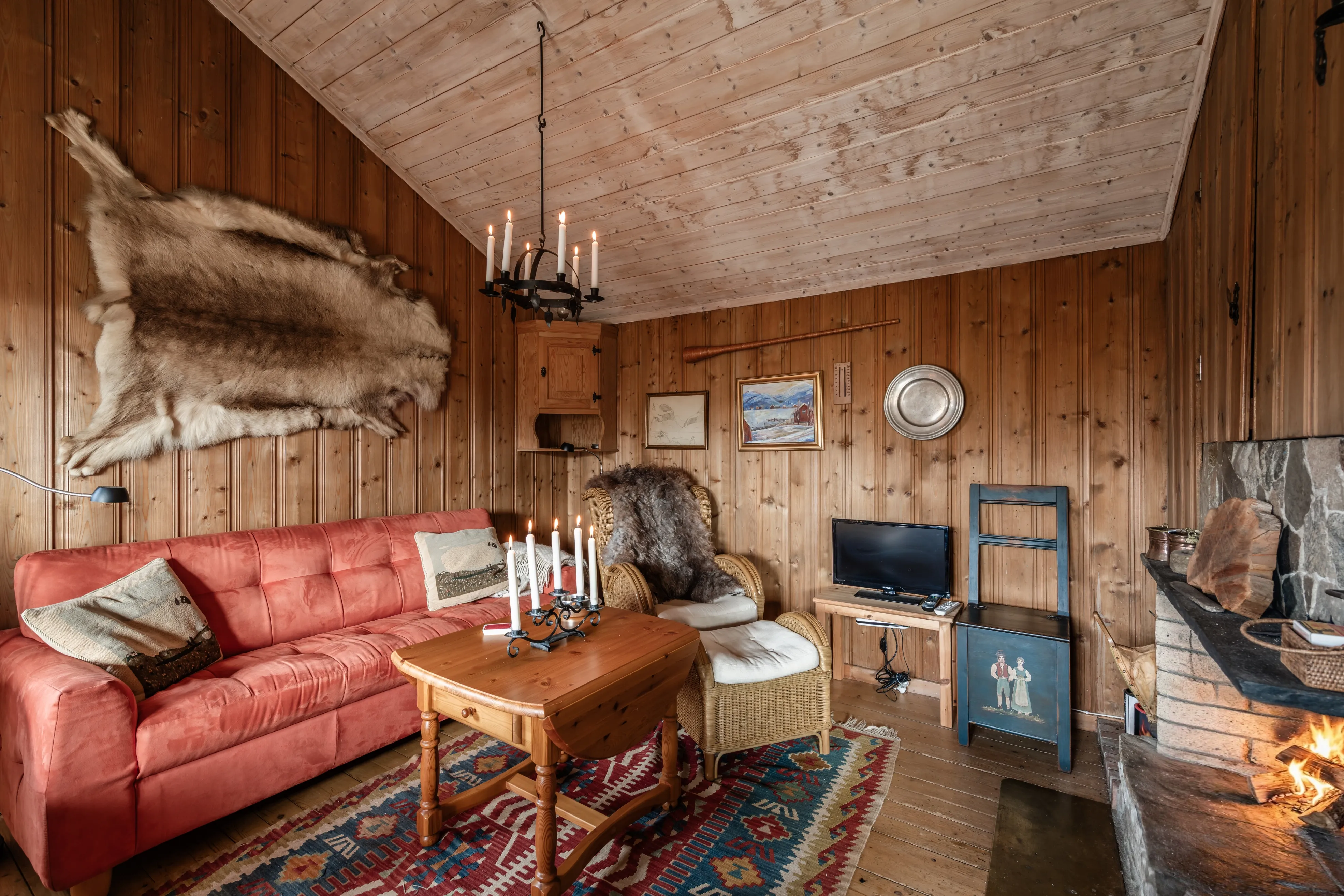 Cabana de meados do século com 3 quartos e aquecimento a lenha na pitoresca Uvdal, na Noruega - Ver imagem 13 de 44