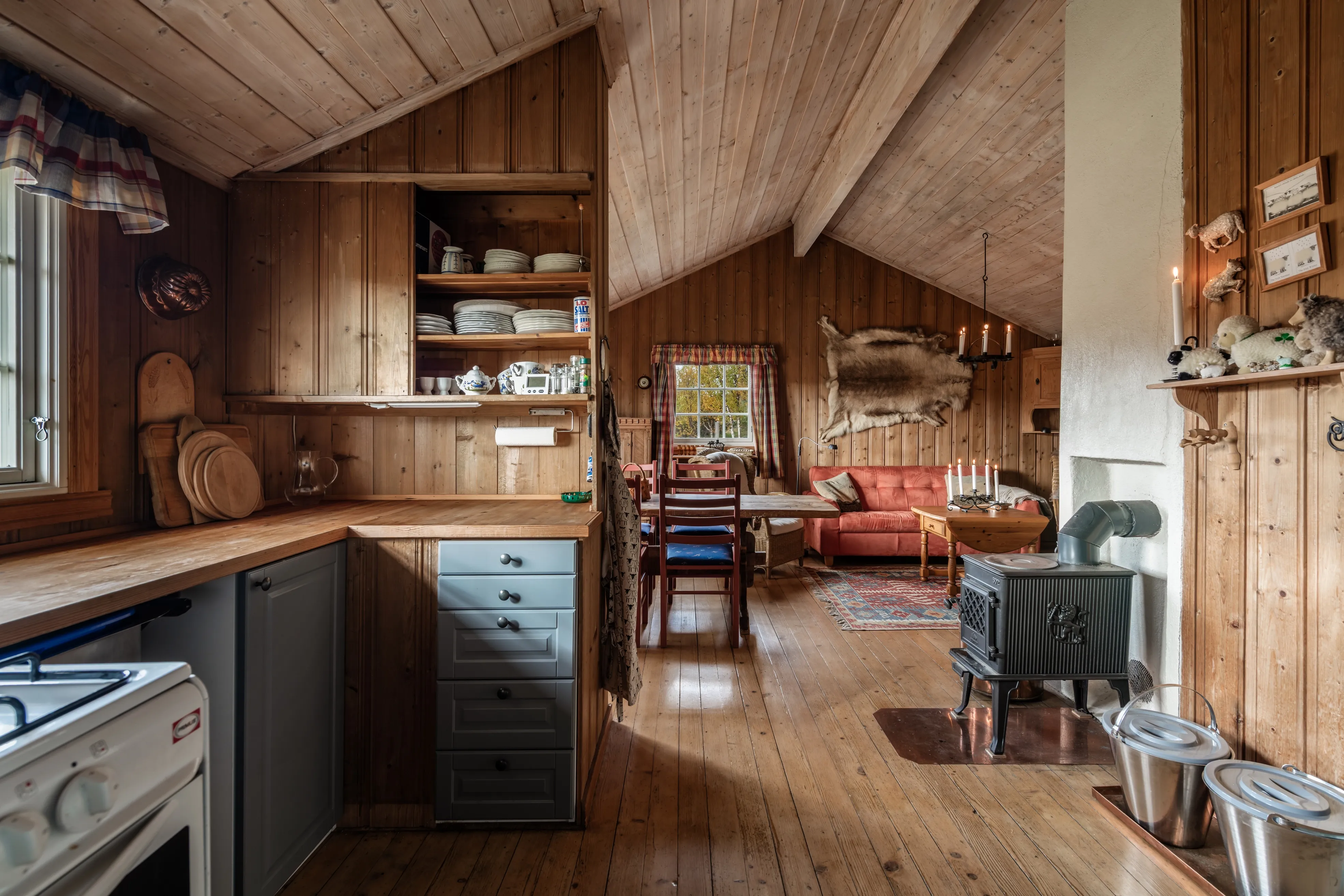 Cabana de meados do século com 3 quartos e aquecimento a lenha na pitoresca Uvdal, na Noruega - Ver imagem 20 de 44