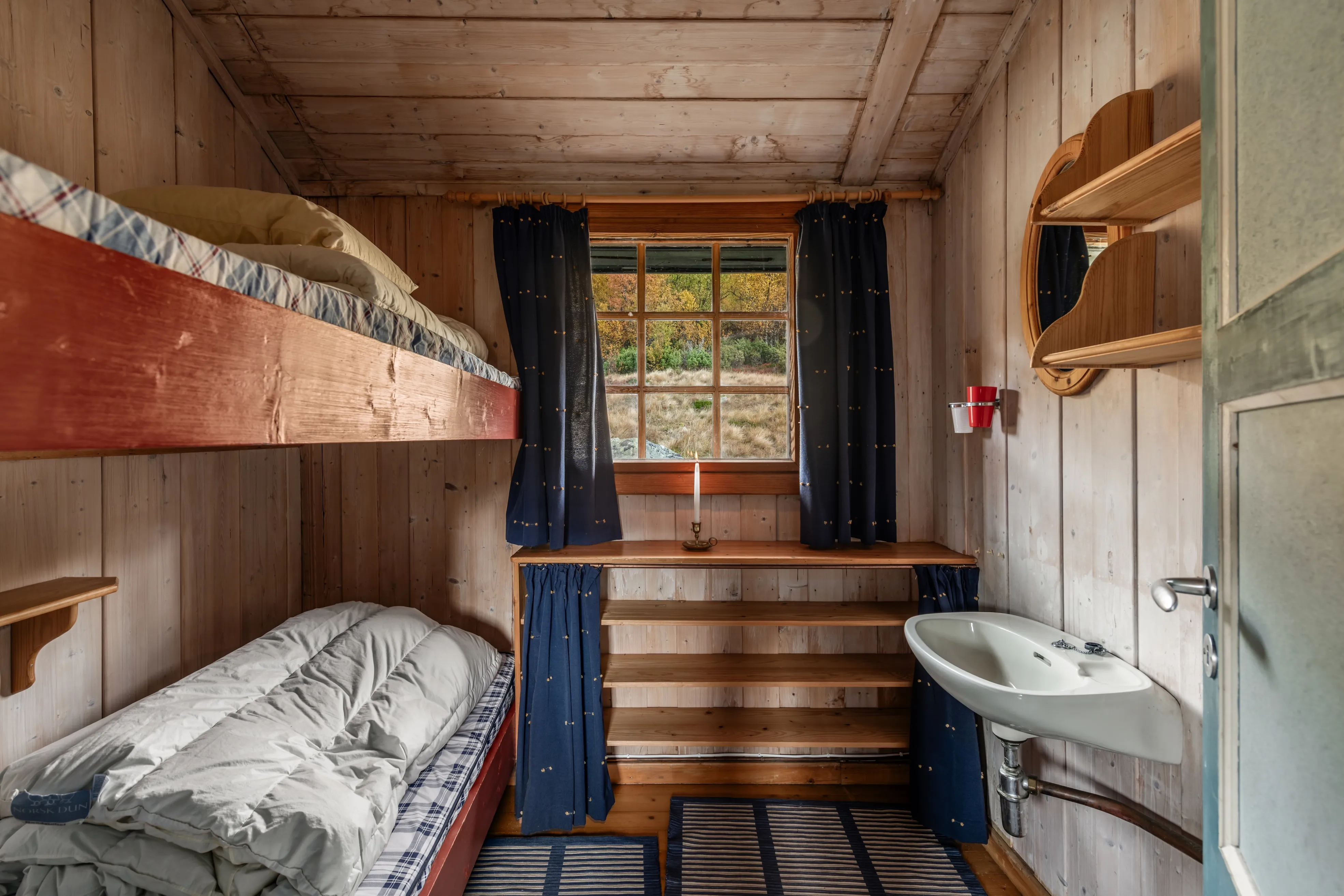 Cabana de meados do século com 3 quartos e aquecimento a lenha na pitoresca Uvdal, na Noruega - Ver imagem 28 de 44