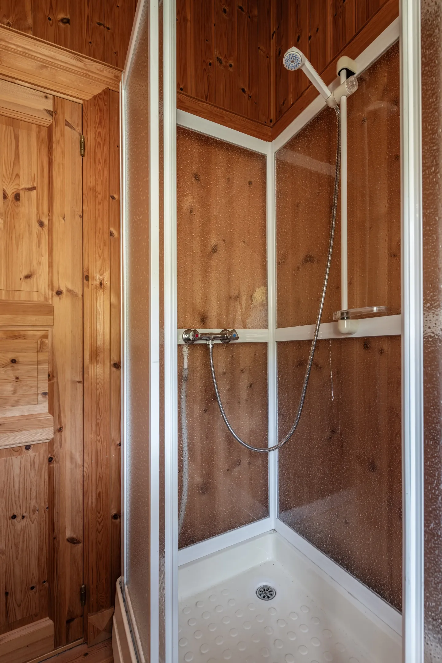 Cabana de meados do século com 3 quartos e aquecimento a lenha na pitoresca Uvdal, na Noruega - Ver imagem 31 de 44