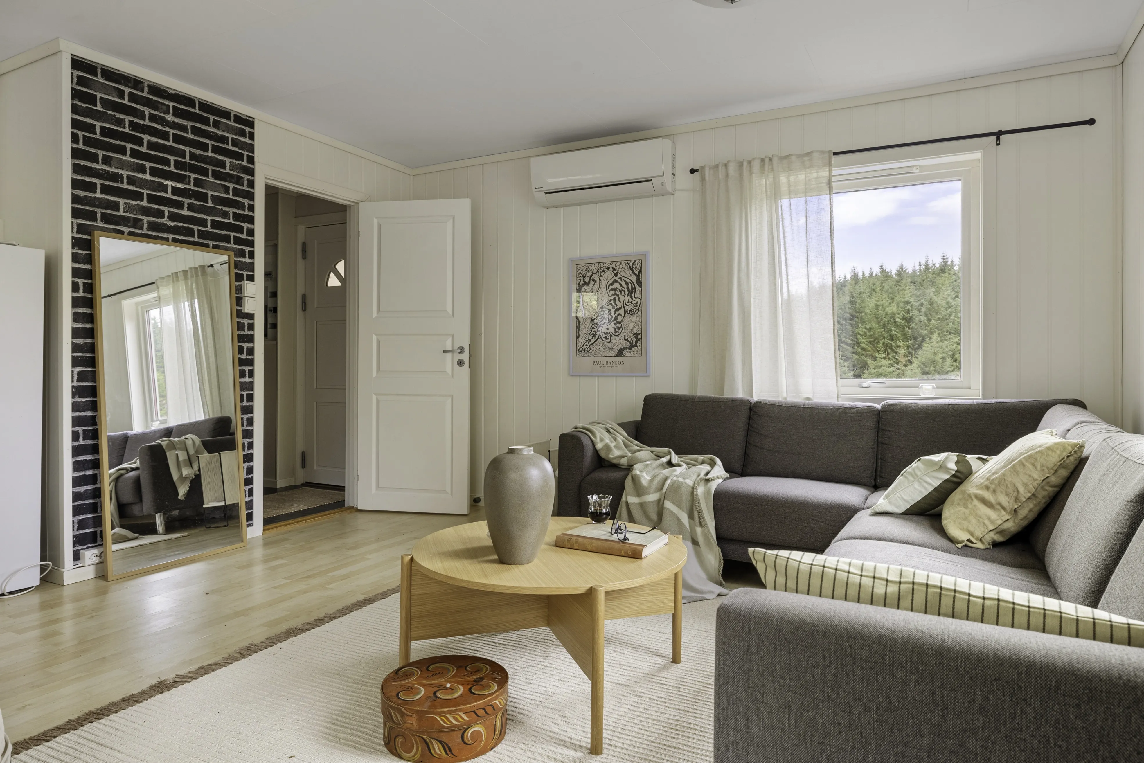 1960s Norwegian Coastal Cabin with Expansive Grounds and Terrace - View image 13 of 32