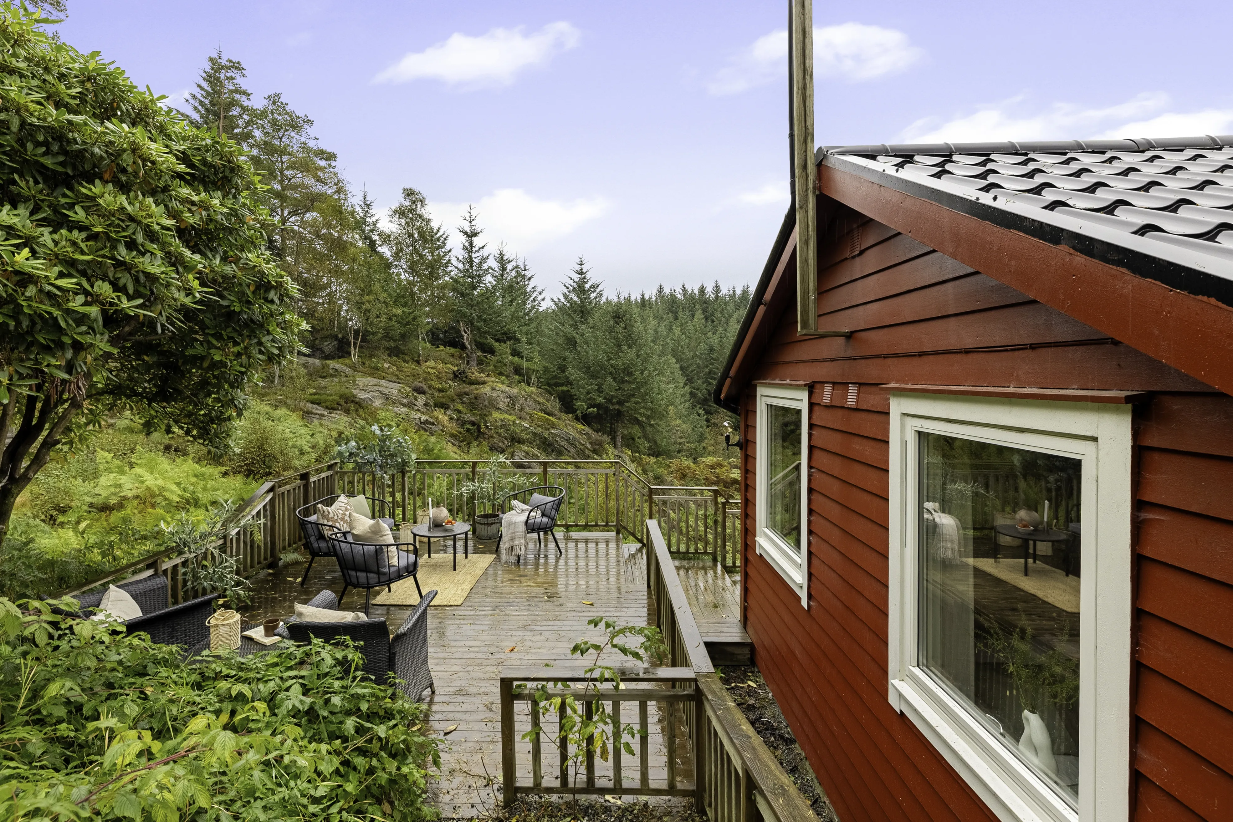 1960s Norwegian Coastal Cabin with Expansive Grounds and Terrace - View image 23 of 32