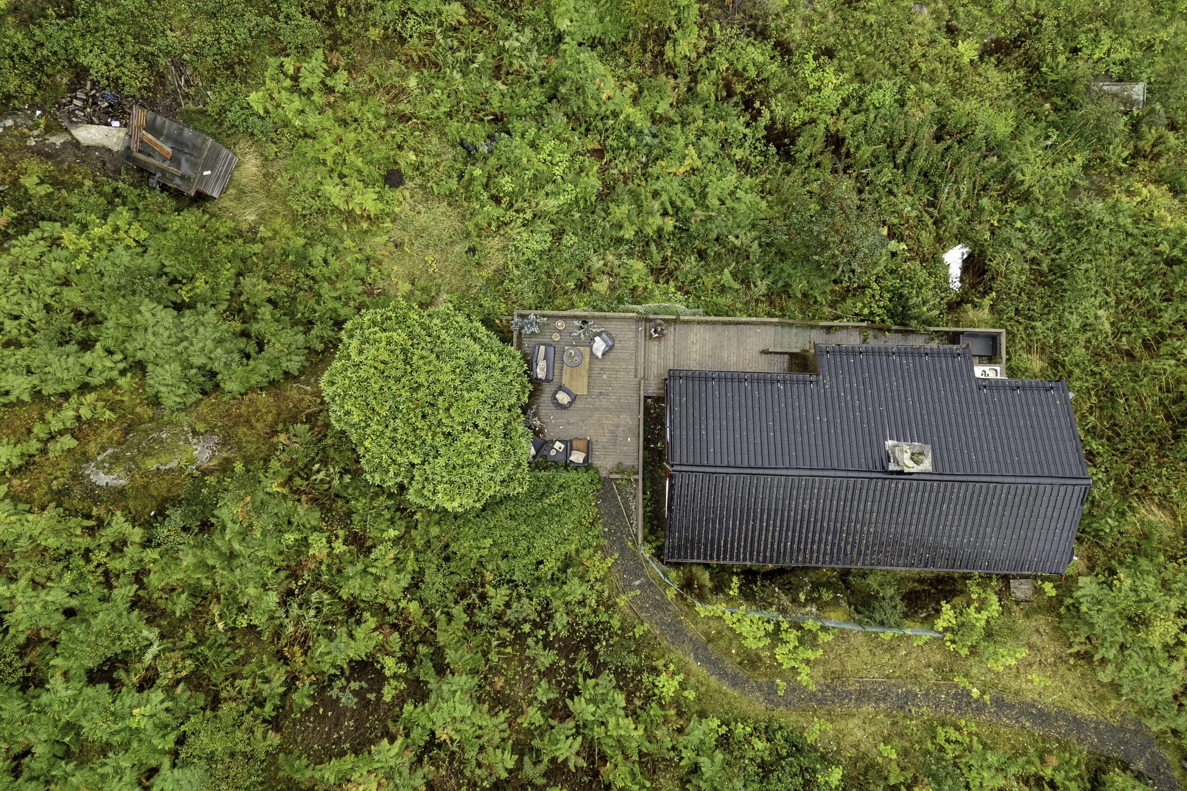1960s Norwegian Coastal Cabin with Expansive Grounds and Terrace - View image 28 of 32