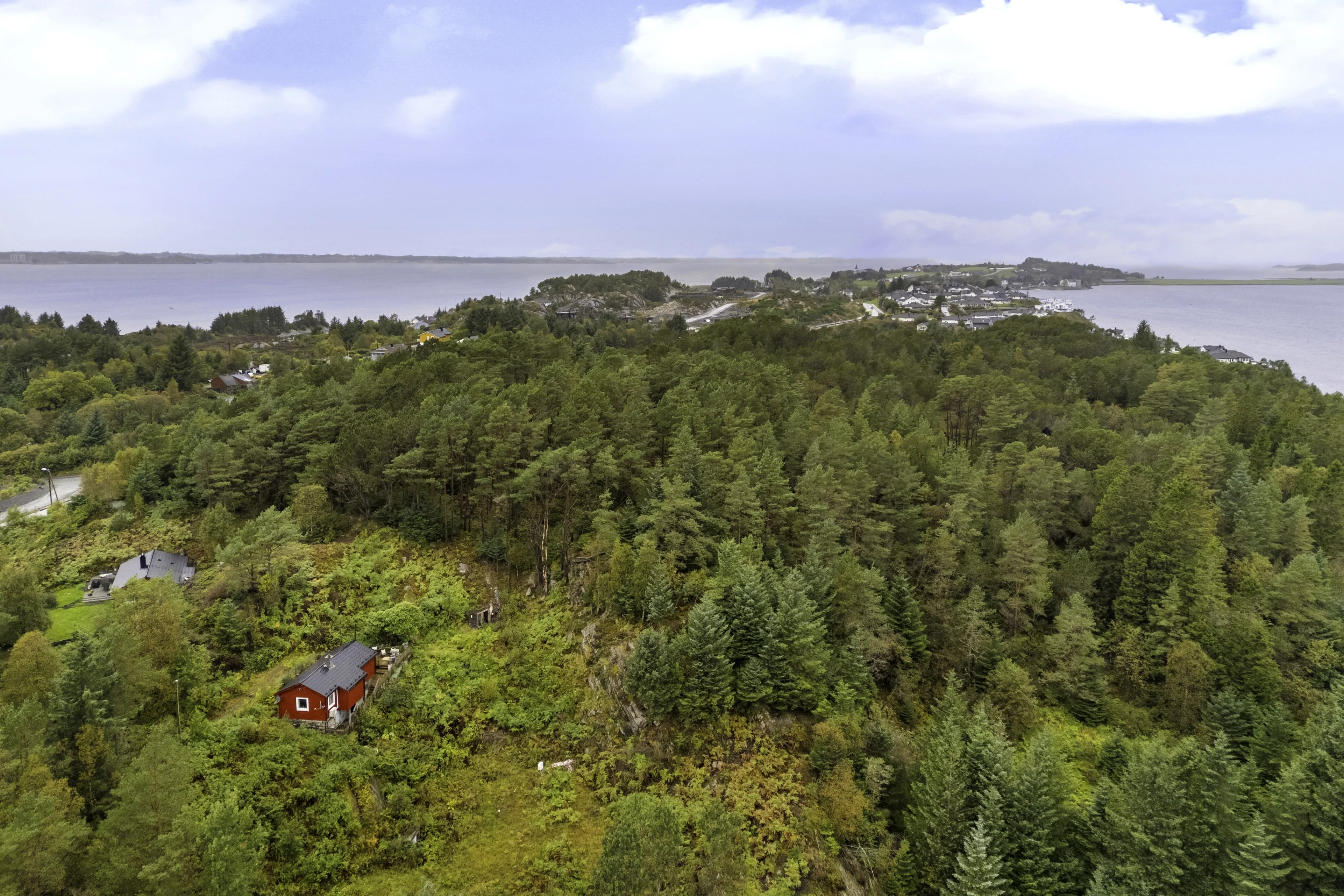 1960s Norwegian Coastal Cabin with Expansive Grounds and Terrace - View image 29 of 32