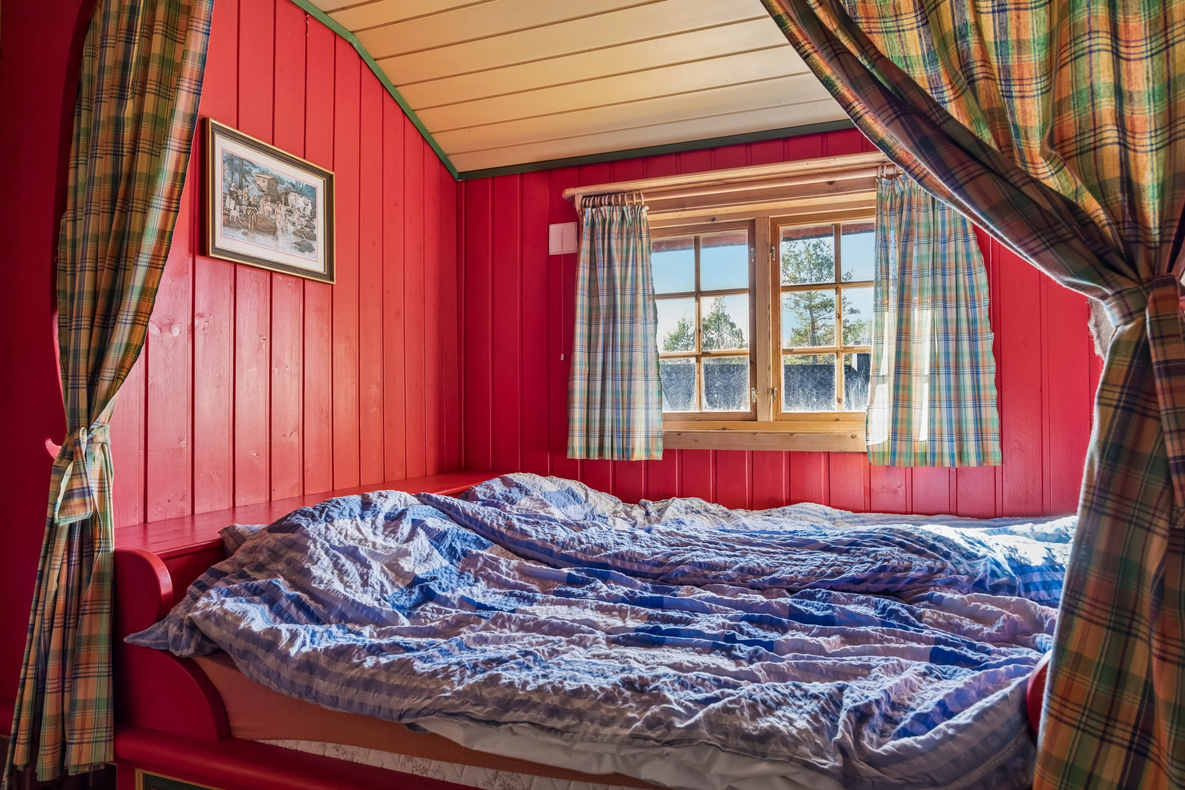 1990s Norwegian Country House with Terrace in Scenic Kvenvær - View image 16 of 36
