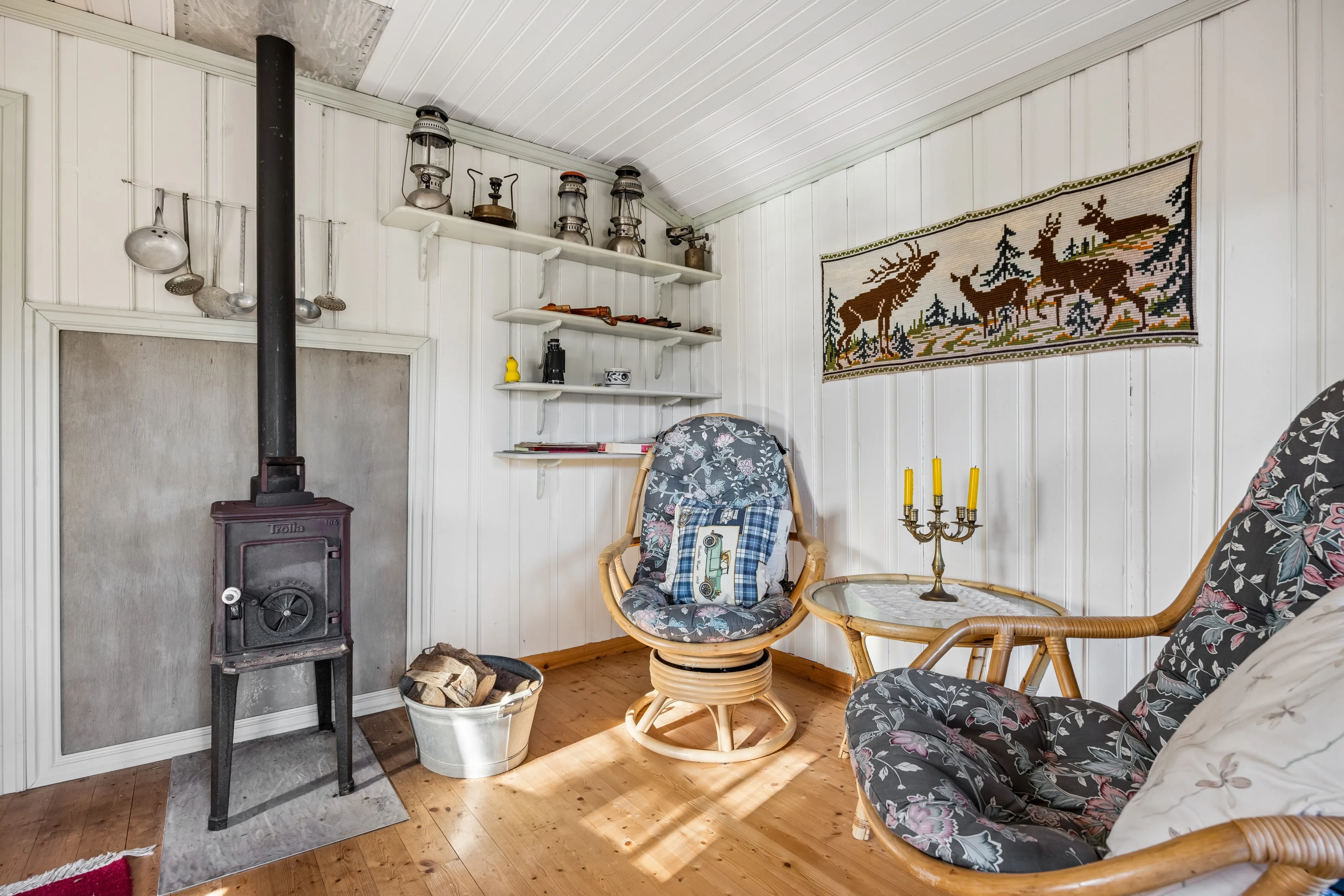 1990s Norwegian Country House with Terrace in Scenic Kvenvær - View image 22 of 36