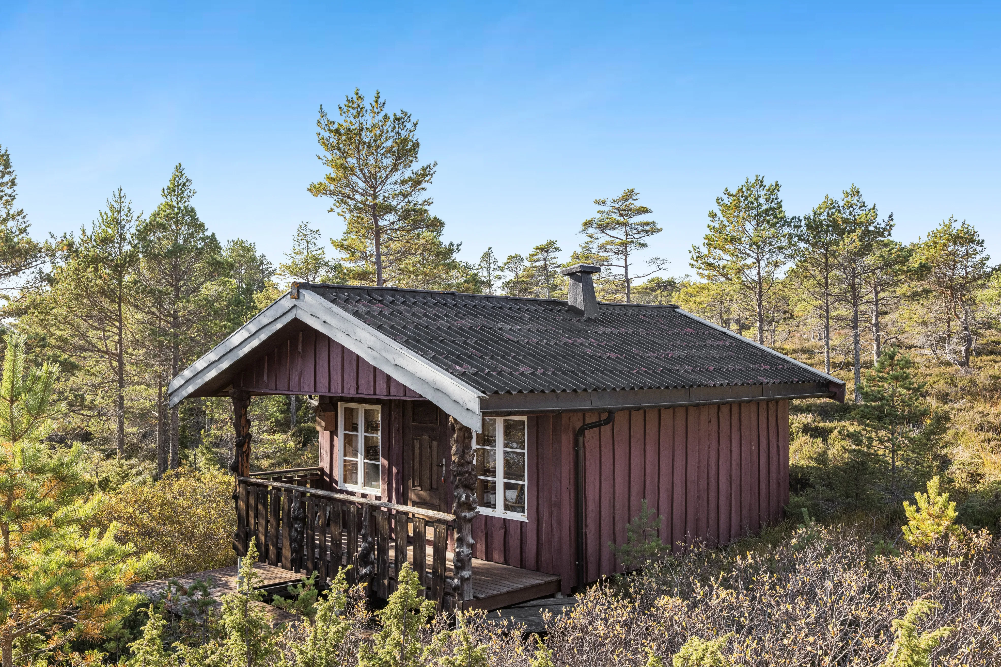 1990s Norwegian Country House with Terrace in Scenic Kvenvær - View image 24 of 36