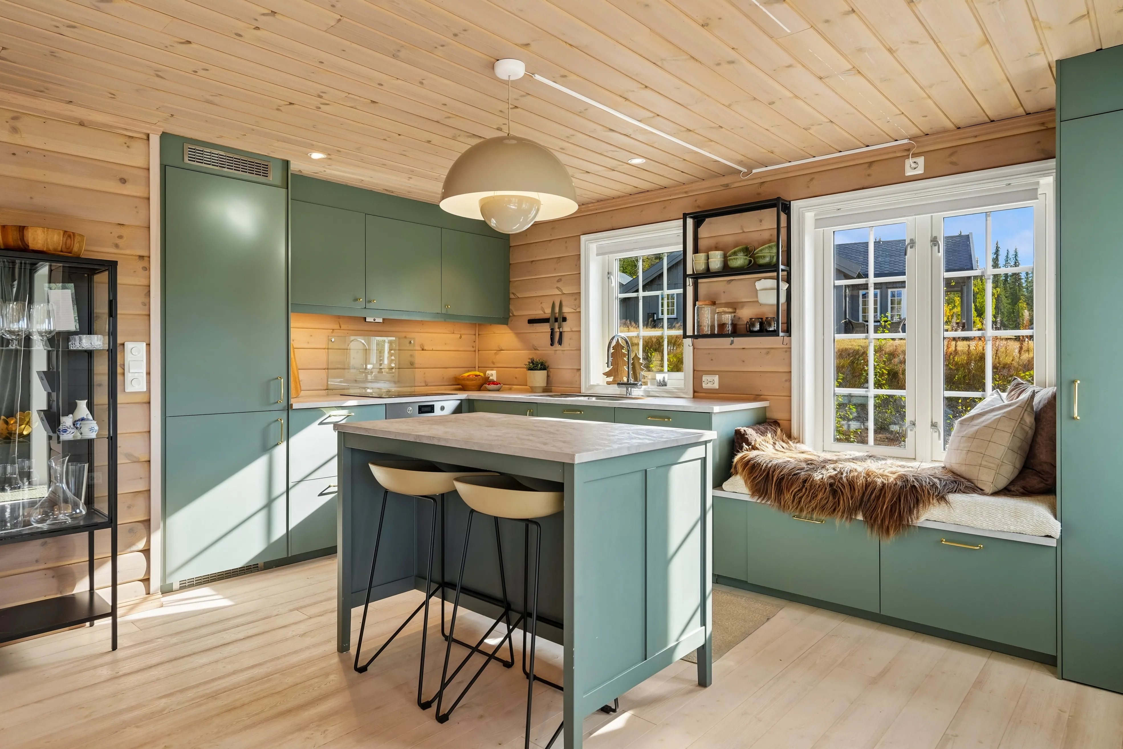 Contemporary 2-Bedroom Cabin with Terrace in Scenic Beito, Norway - Image 4