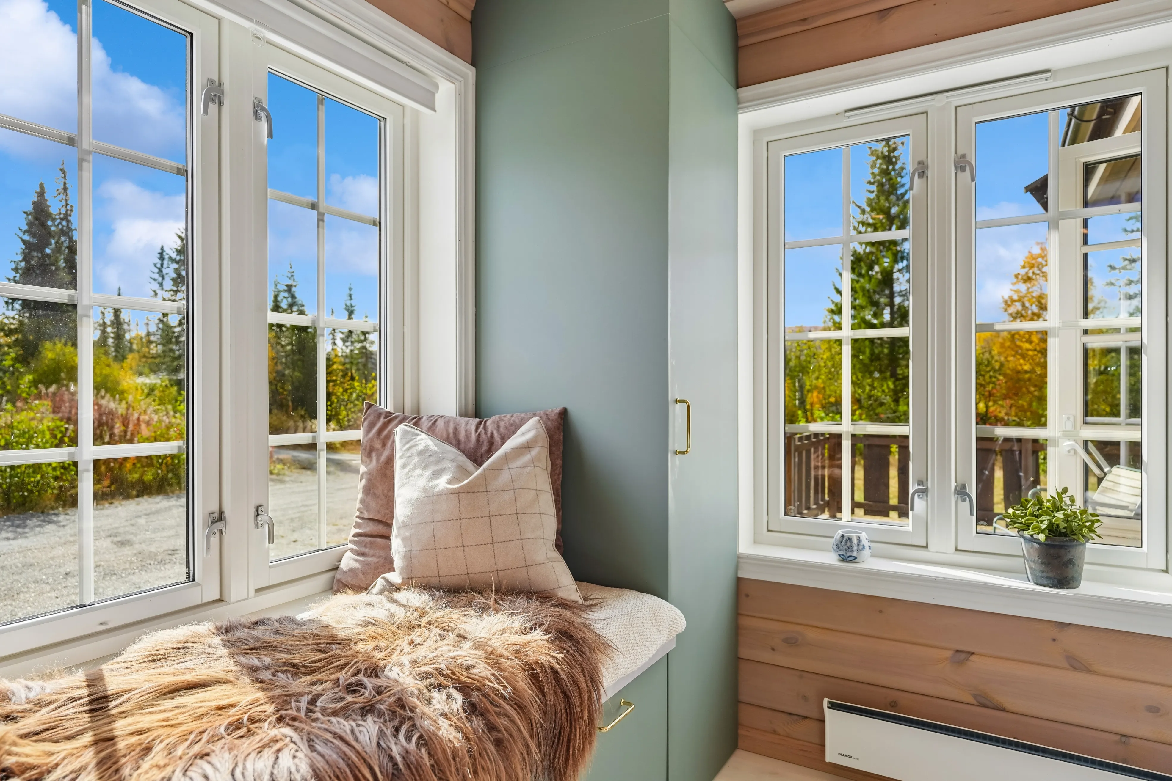 Contemporary 2-Bedroom Cabin with Terrace in Scenic Beito, Norway - View image 7 of 34