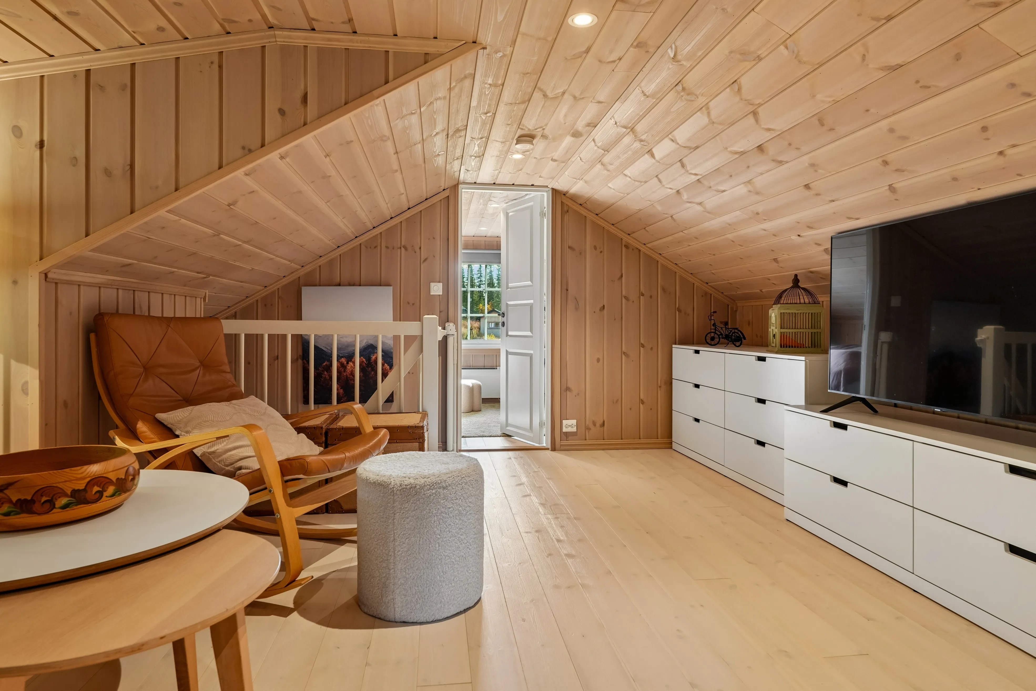 Contemporary 2-Bedroom Cabin with Terrace in Scenic Beito, Norway - View image 21 of 34