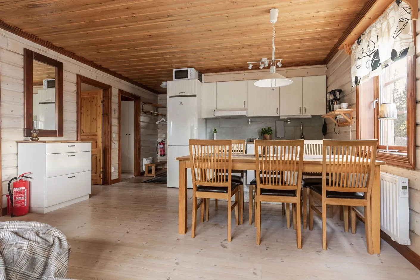 1970s Swedish Country House in Messlingen with Mountain Proximity - View image 7 of 37