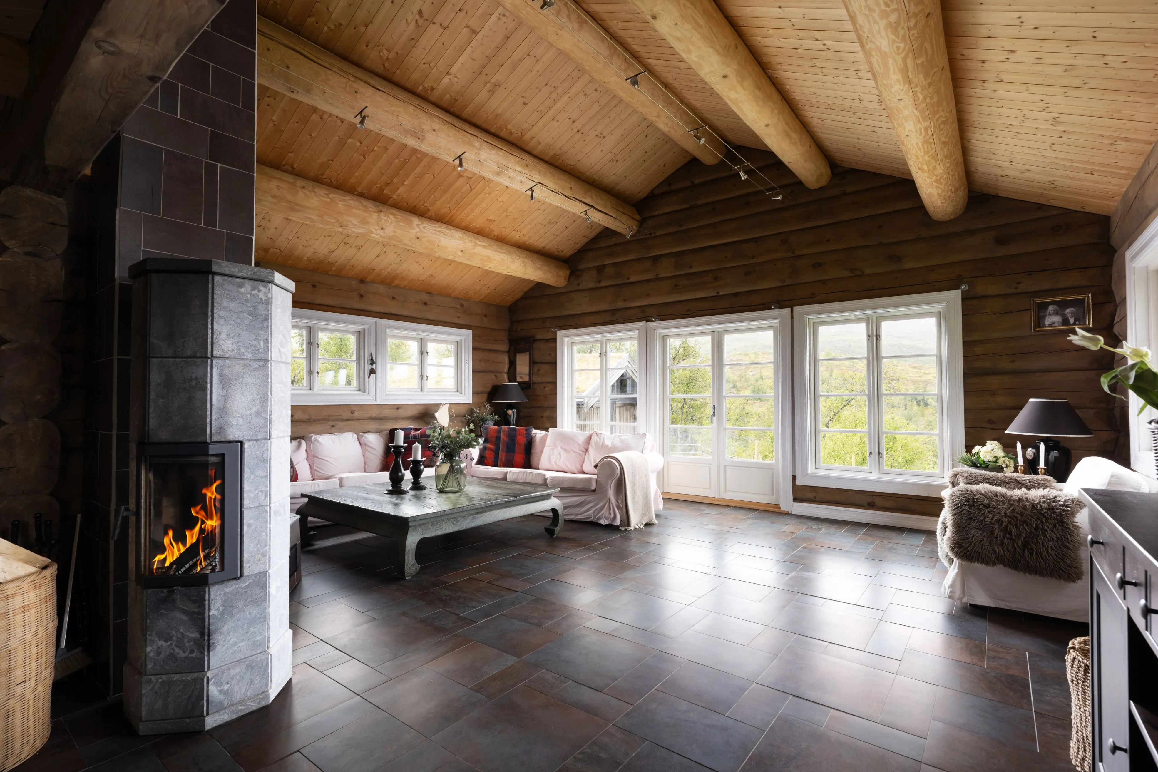 Contemporary Log Cabin with Guest House in Scenic Høgevarde Norway - Image 5
