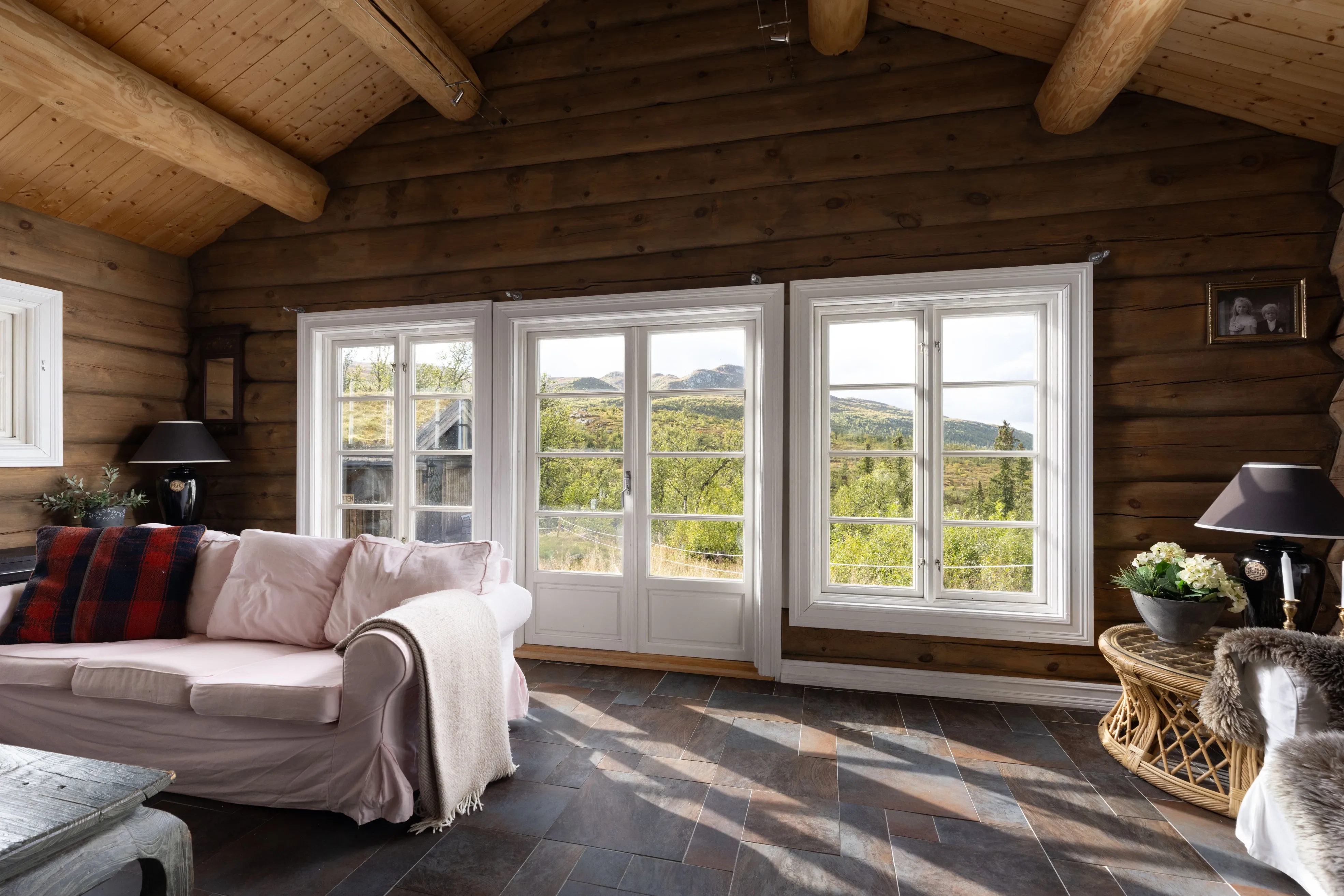 Contemporary Log Cabin with Guest House in Scenic Høgevarde Norway - View image 8 of 51