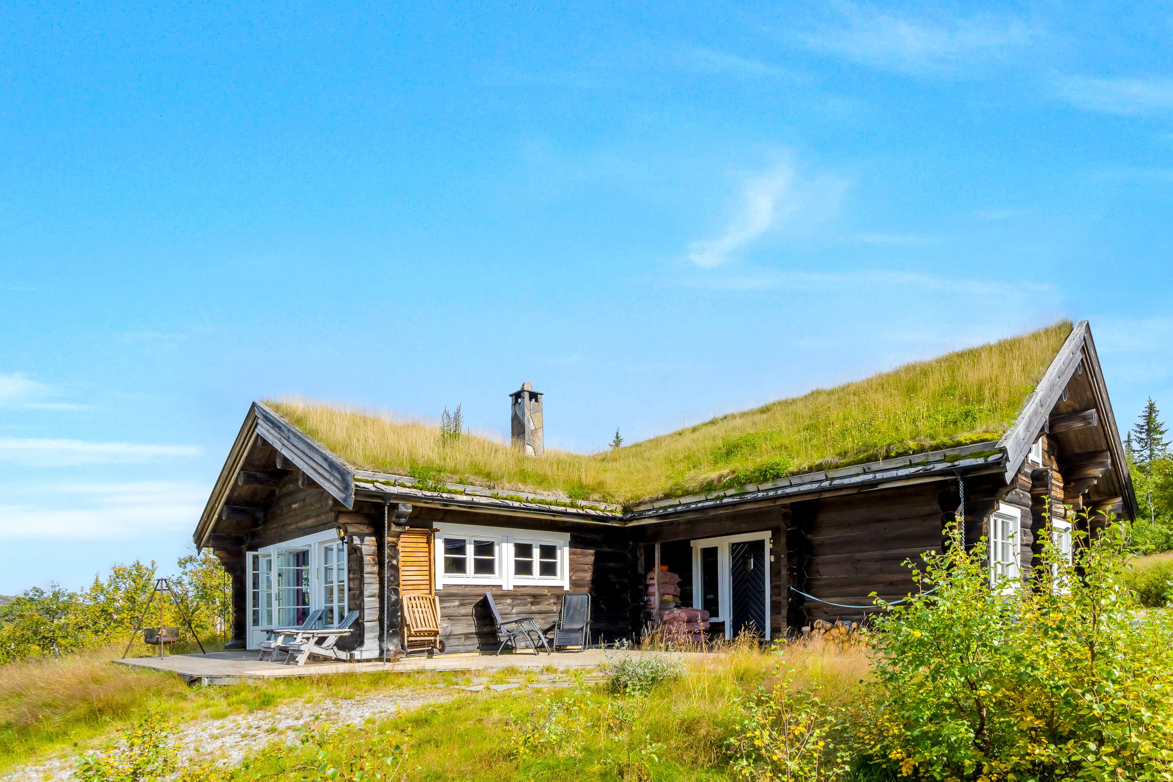 Contemporary Log Cabin with Guest House in Scenic Høgevarde Norway - View image 11 of 51