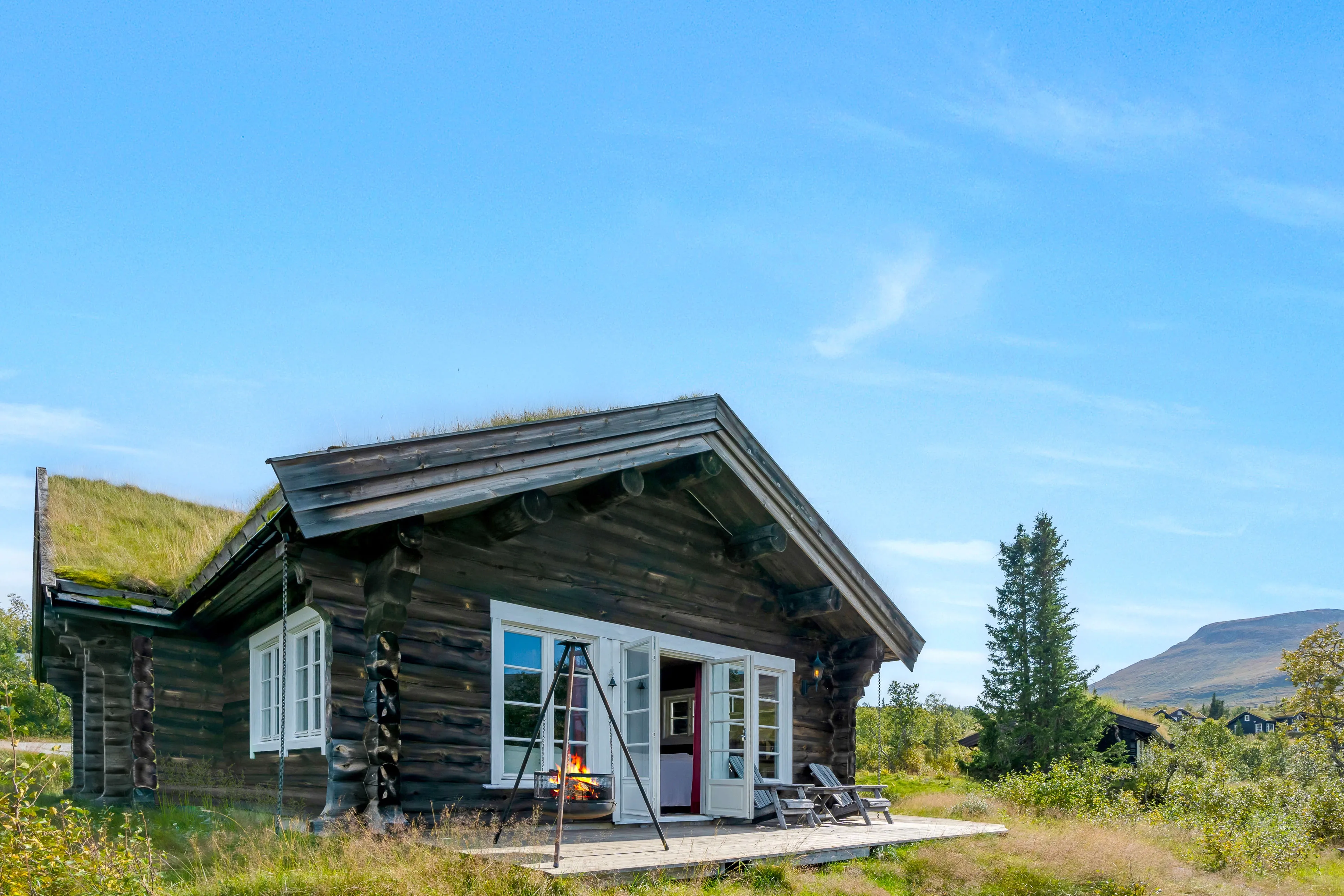 Contemporary Log Cabin with Guest House in Scenic Høgevarde Norway - View image 14 of 51