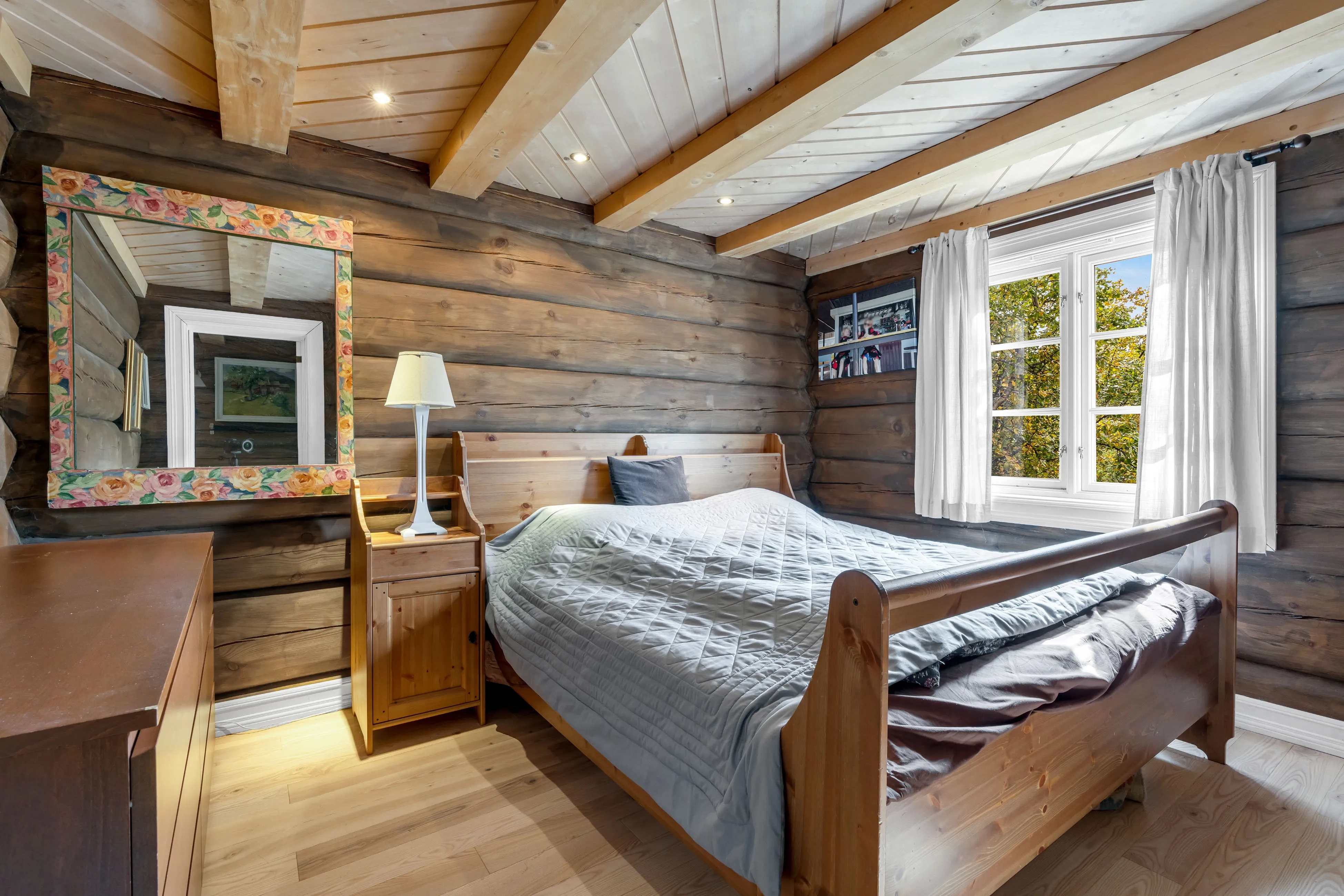 Contemporary Log Cabin with Guest House in Scenic Høgevarde Norway - View image 24 of 51