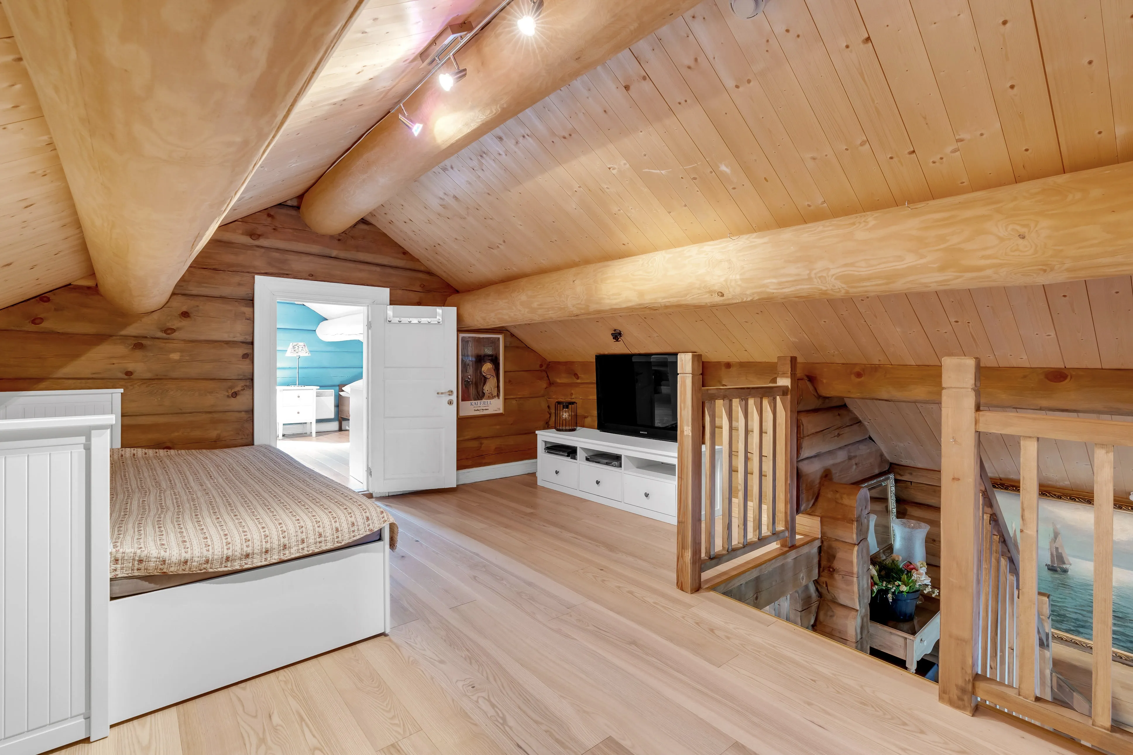 Contemporary Log Cabin with Guest House in Scenic Høgevarde Norway - View image 30 of 51