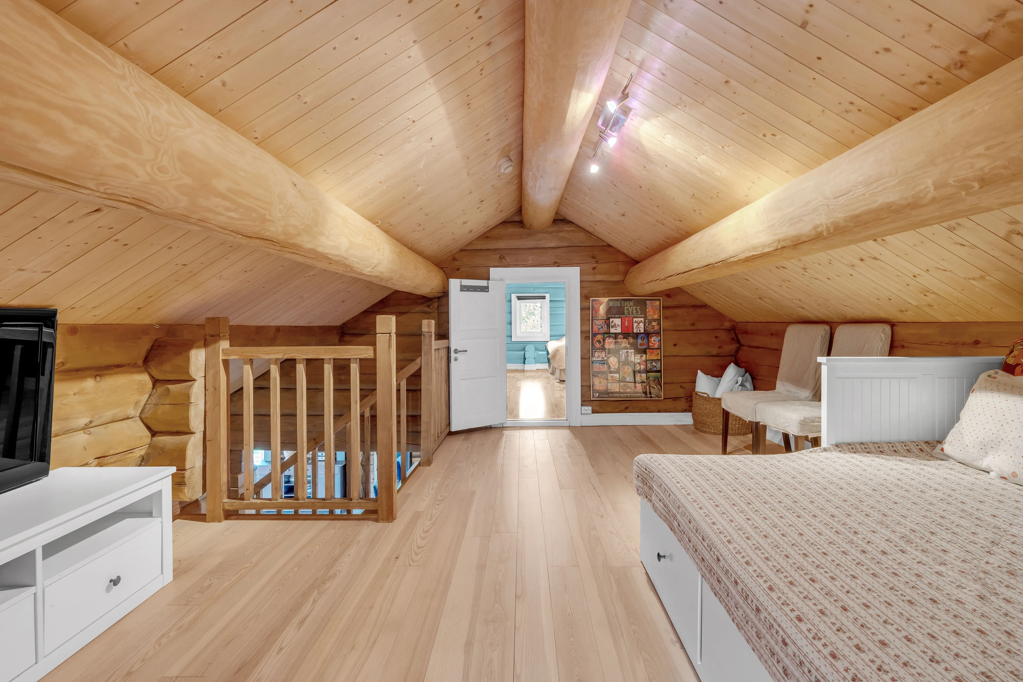 Contemporary Log Cabin with Guest House in Scenic Høgevarde Norway - View image 32 of 51