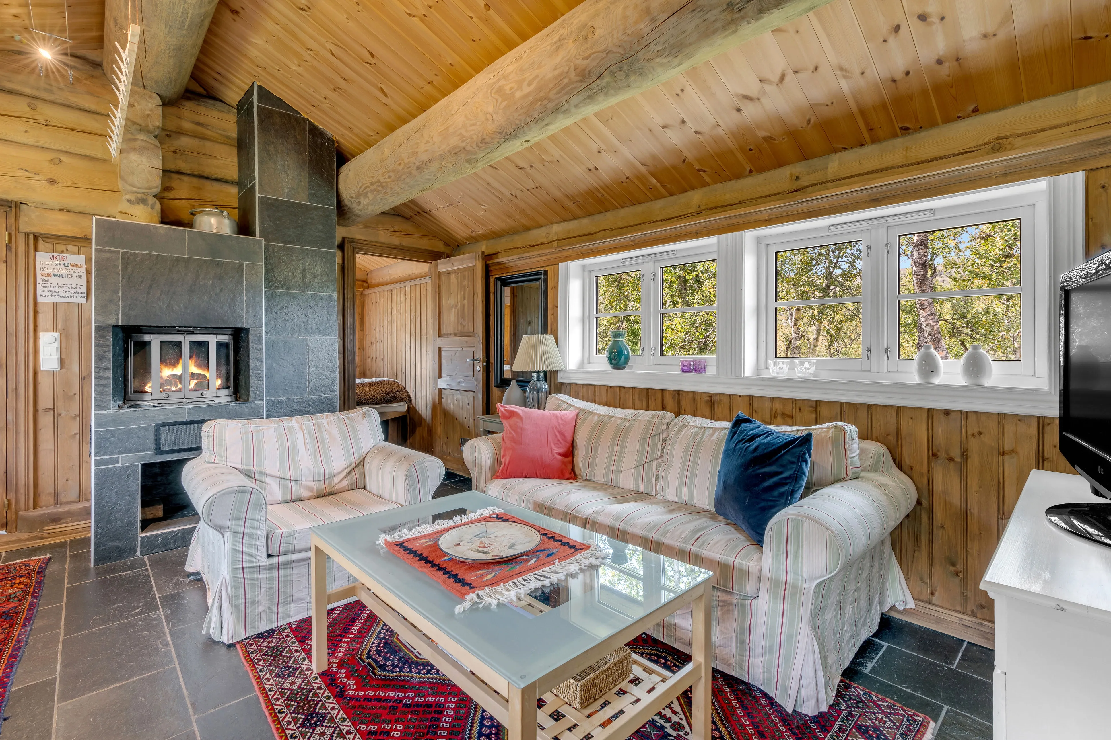 Contemporary Log Cabin with Guest House in Scenic Høgevarde Norway - View image 39 of 51