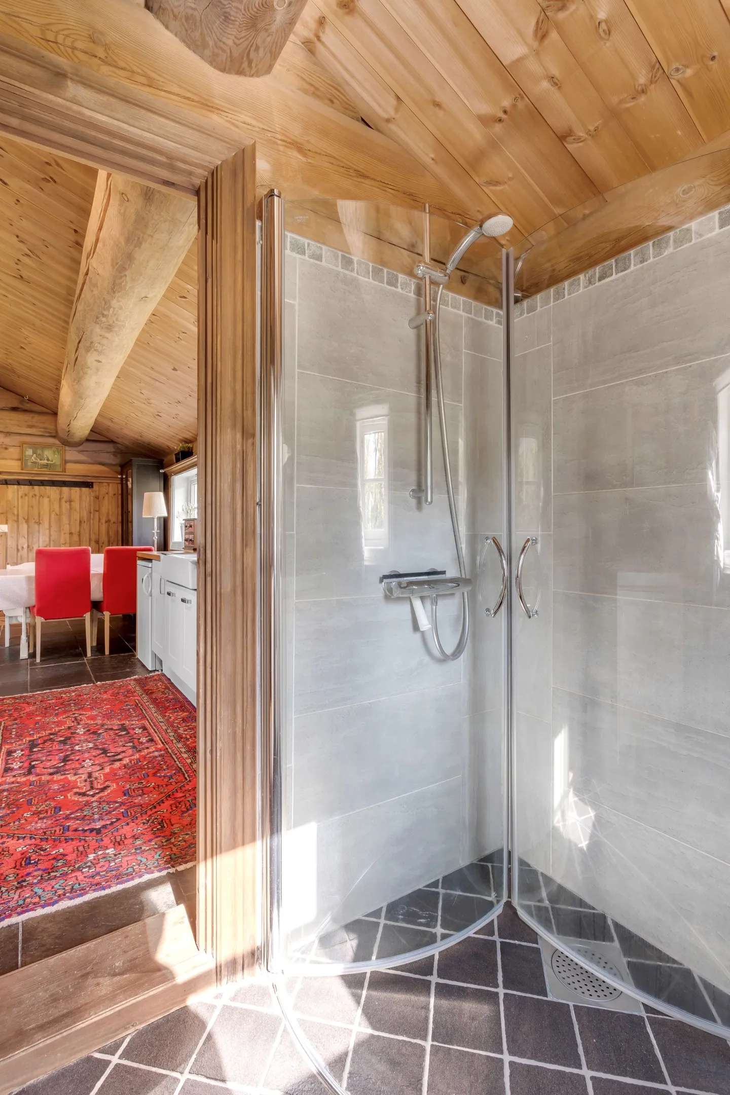 Contemporary Log Cabin with Guest House in Scenic Høgevarde Norway - View image 41 of 51