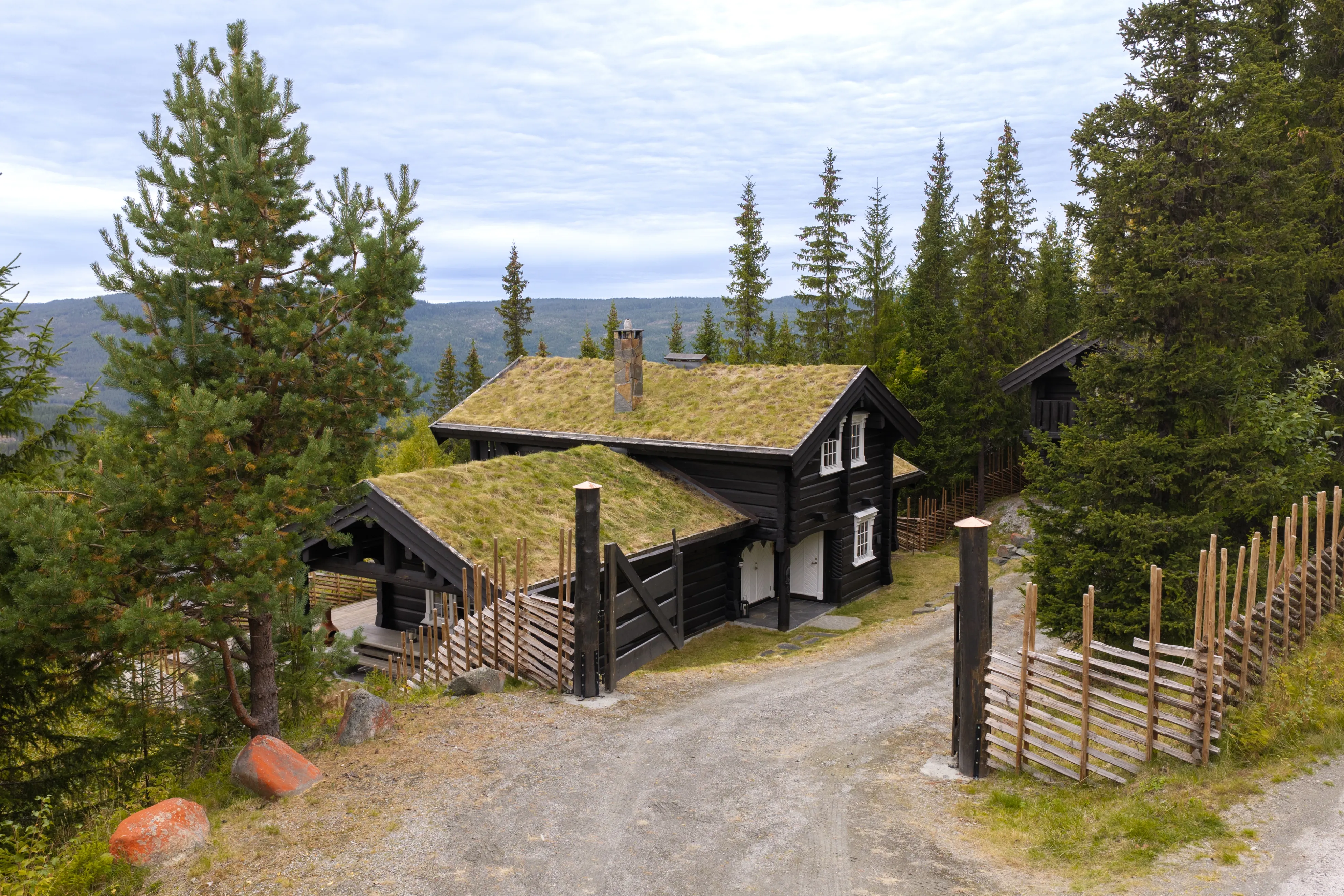 Spacious 6-Bedroom Cabin with Sauna and Annex in Scenic Nesbyen, Norway - Image 3