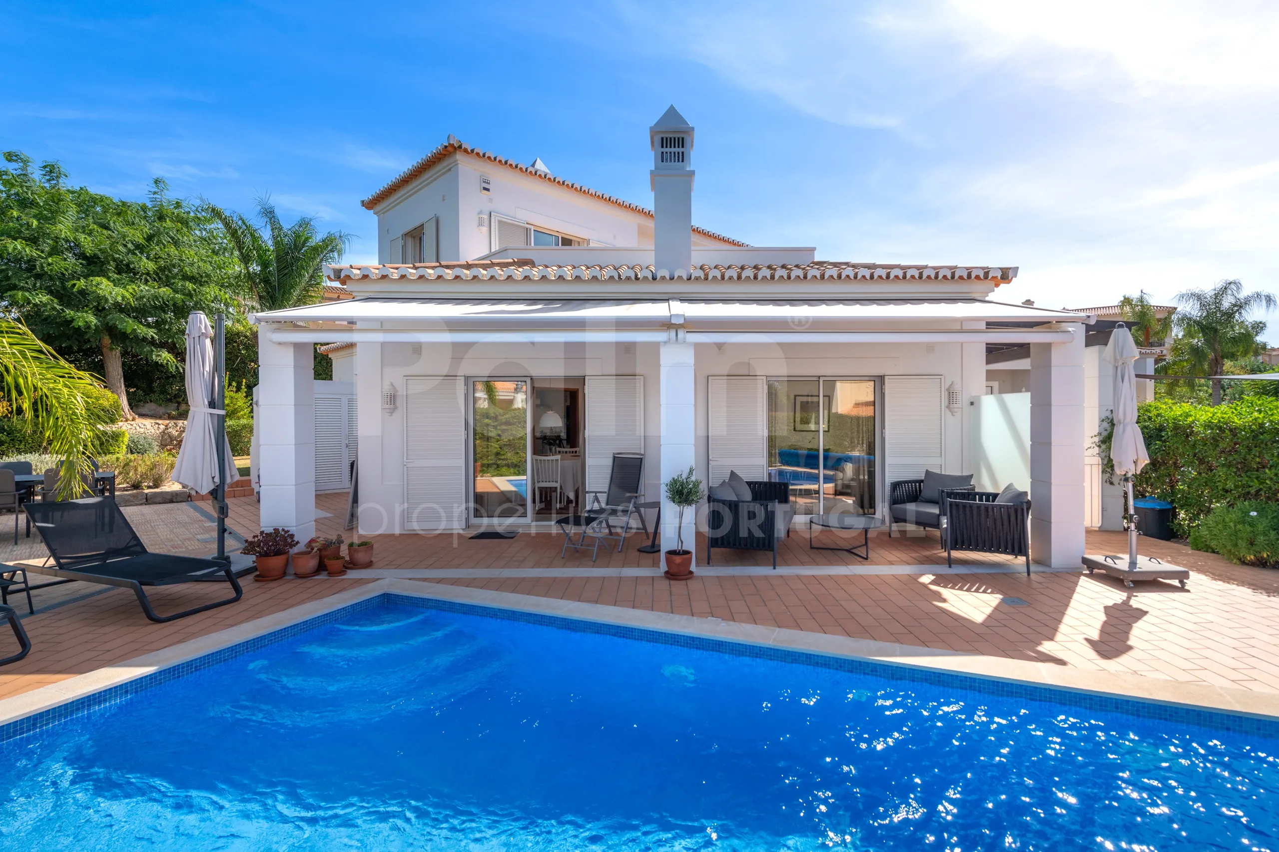 Modern 3-Bedroom Villa with Pool Near Gramacho Golf, Lagoa - Image 1