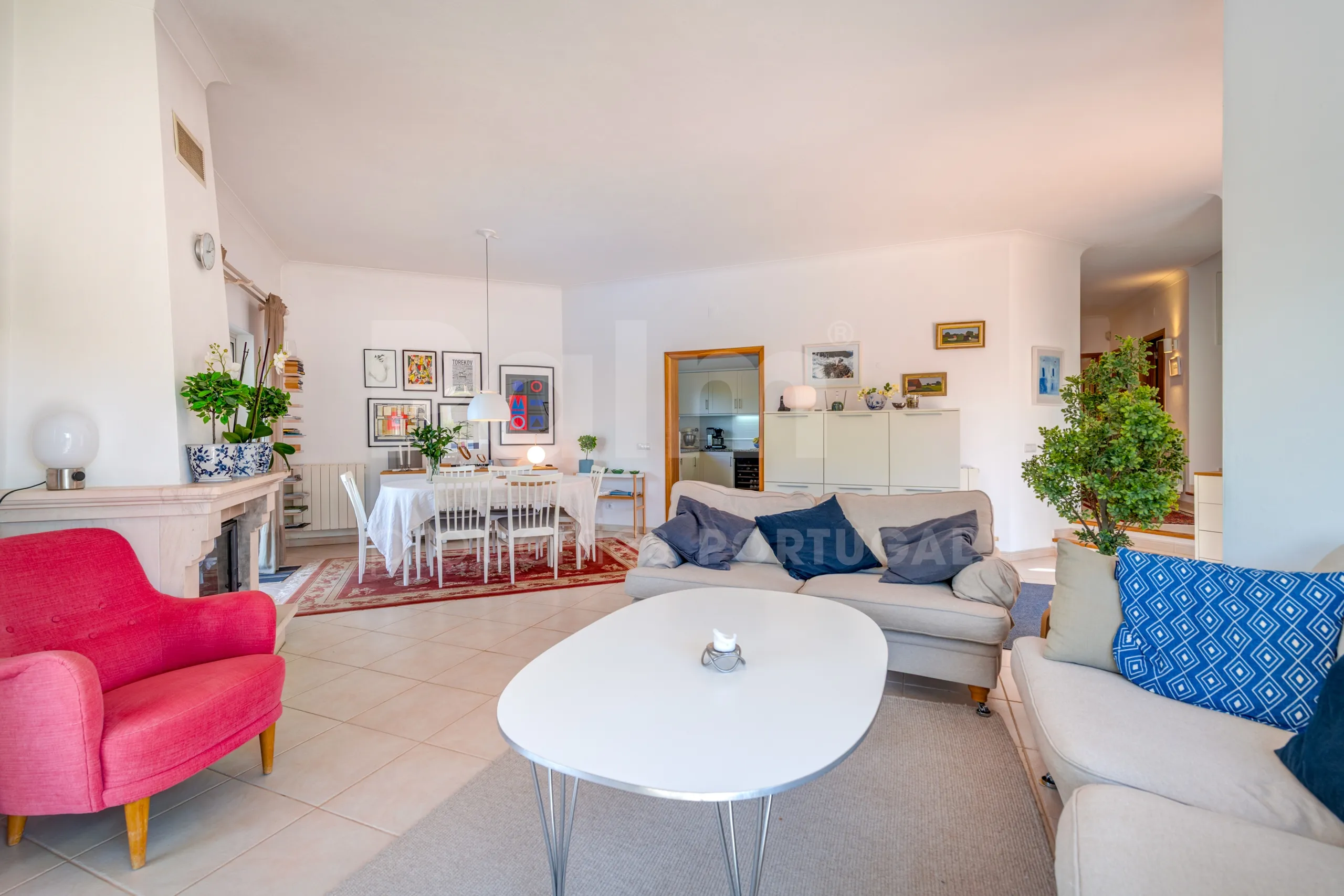 Modern 3-Bedroom Villa with Pool Near Gramacho Golf, Lagoa - View image 7 of 63