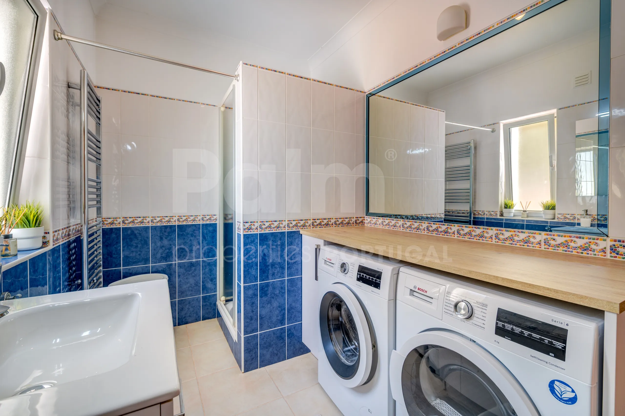 Modern 3-Bedroom Villa with Pool Near Gramacho Golf, Lagoa - View image 22 of 63