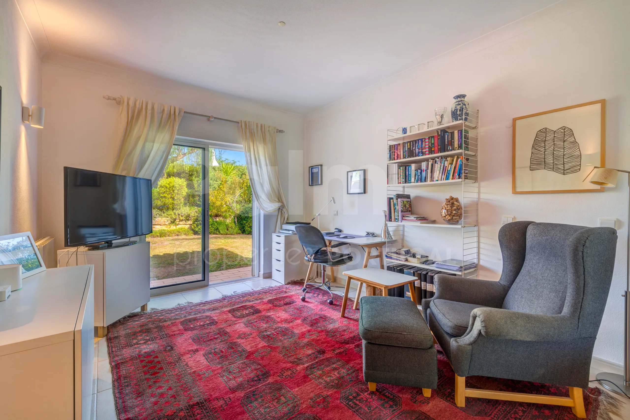 Modern 3-Bedroom Villa with Pool Near Gramacho Golf, Lagoa - View image 24 of 63
