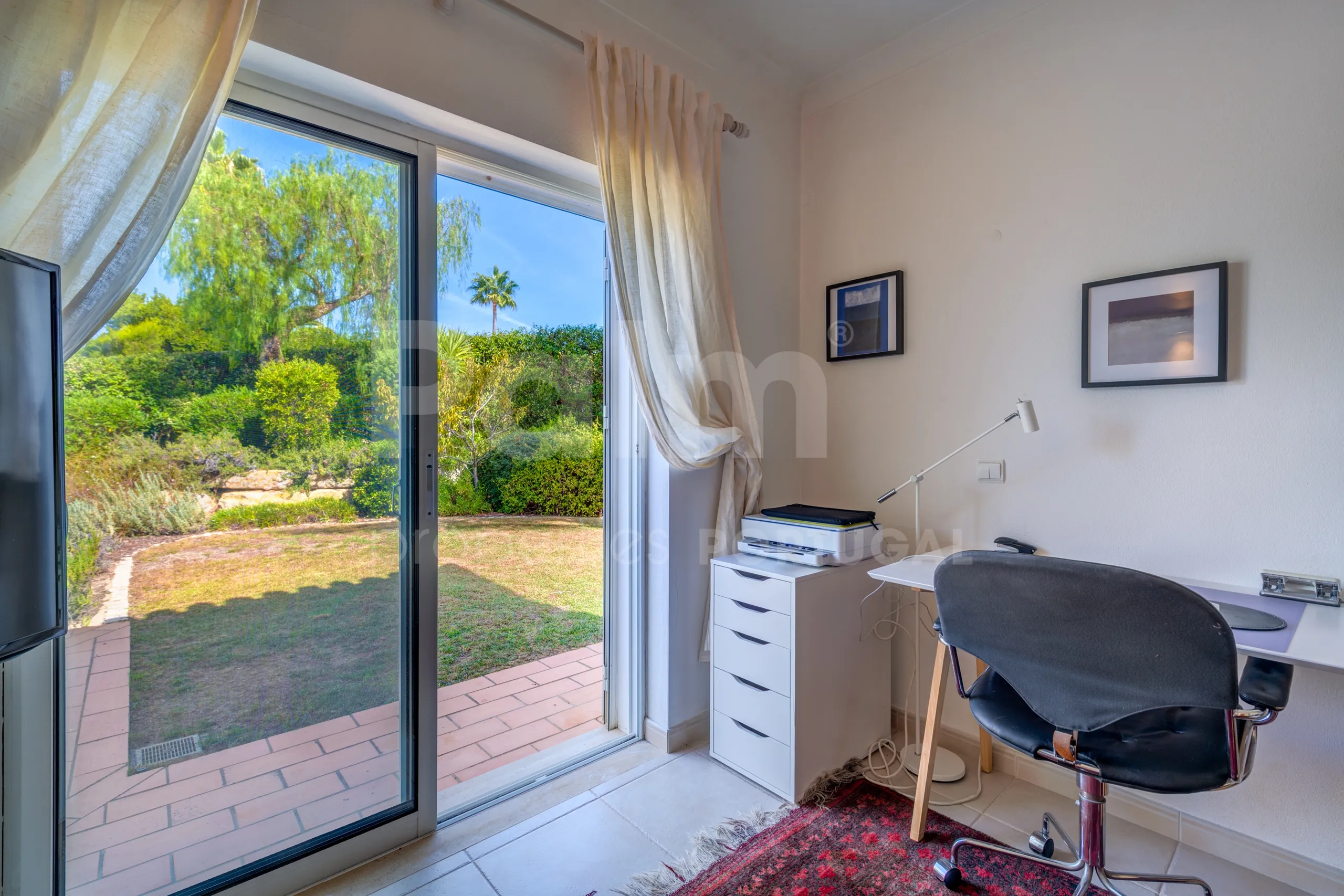 Modern 3-Bedroom Villa with Pool Near Gramacho Golf, Lagoa - View image 25 of 63