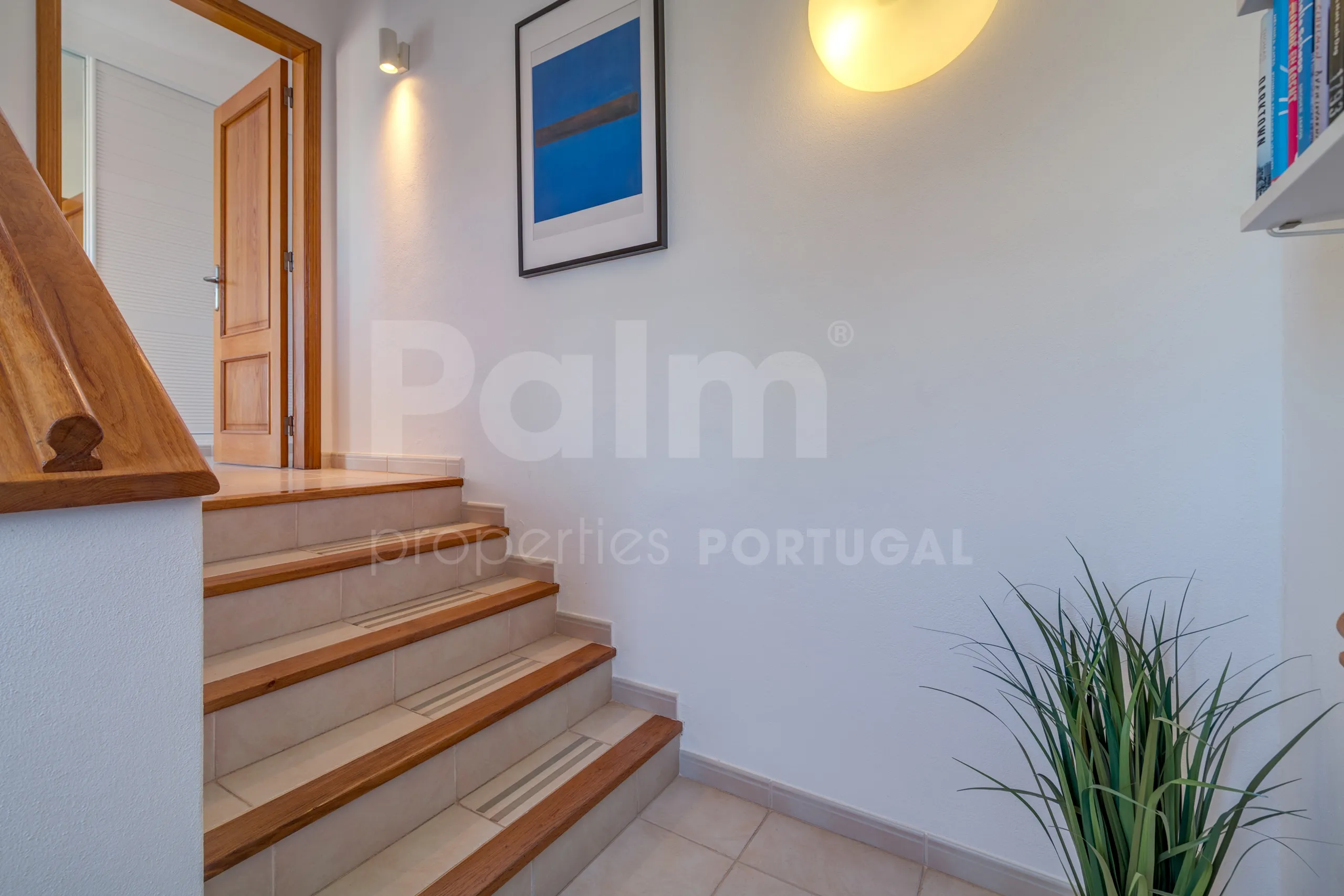 Modern 3-Bedroom Villa with Pool Near Gramacho Golf, Lagoa - View image 26 of 63