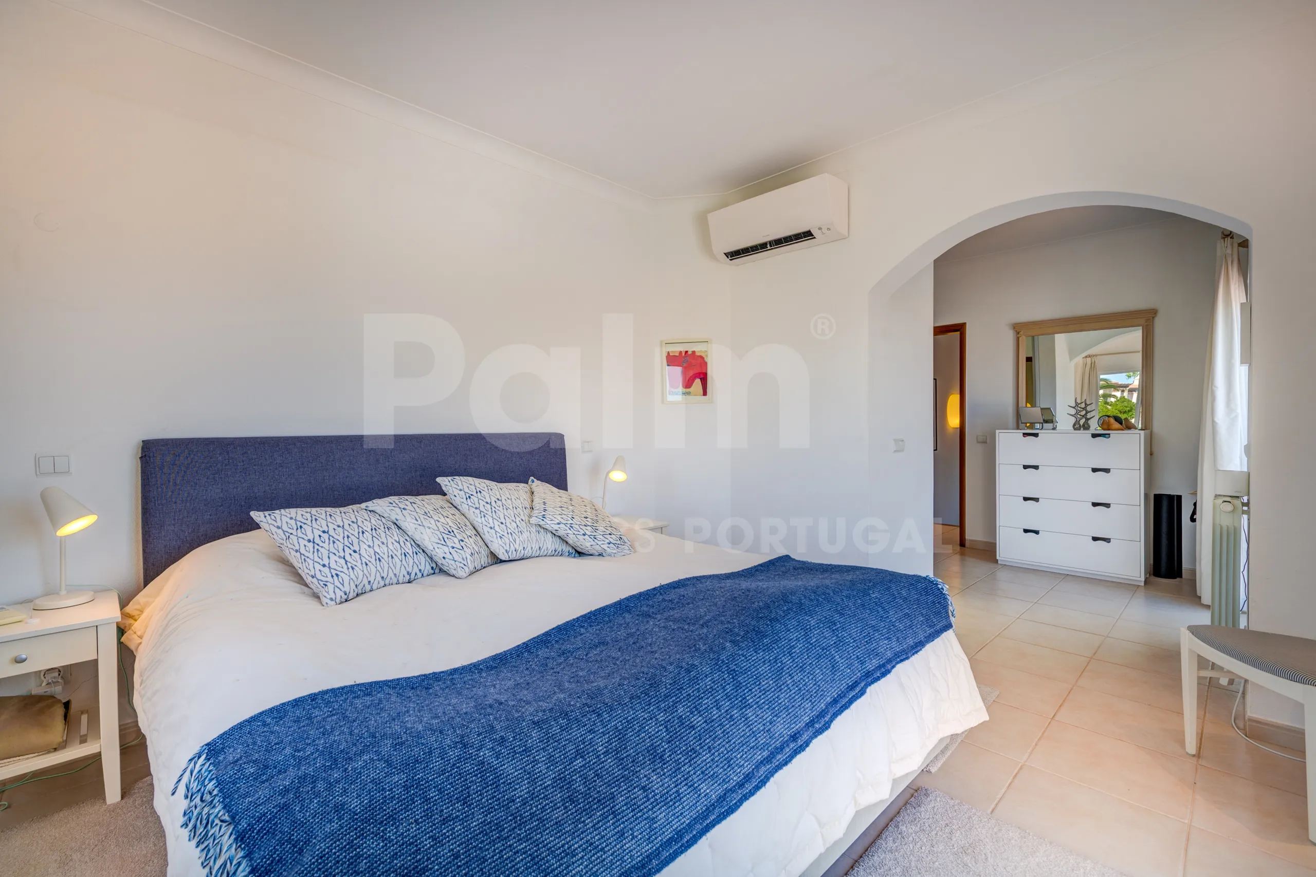 Modern 3-Bedroom Villa with Pool Near Gramacho Golf, Lagoa - View image 28 of 63