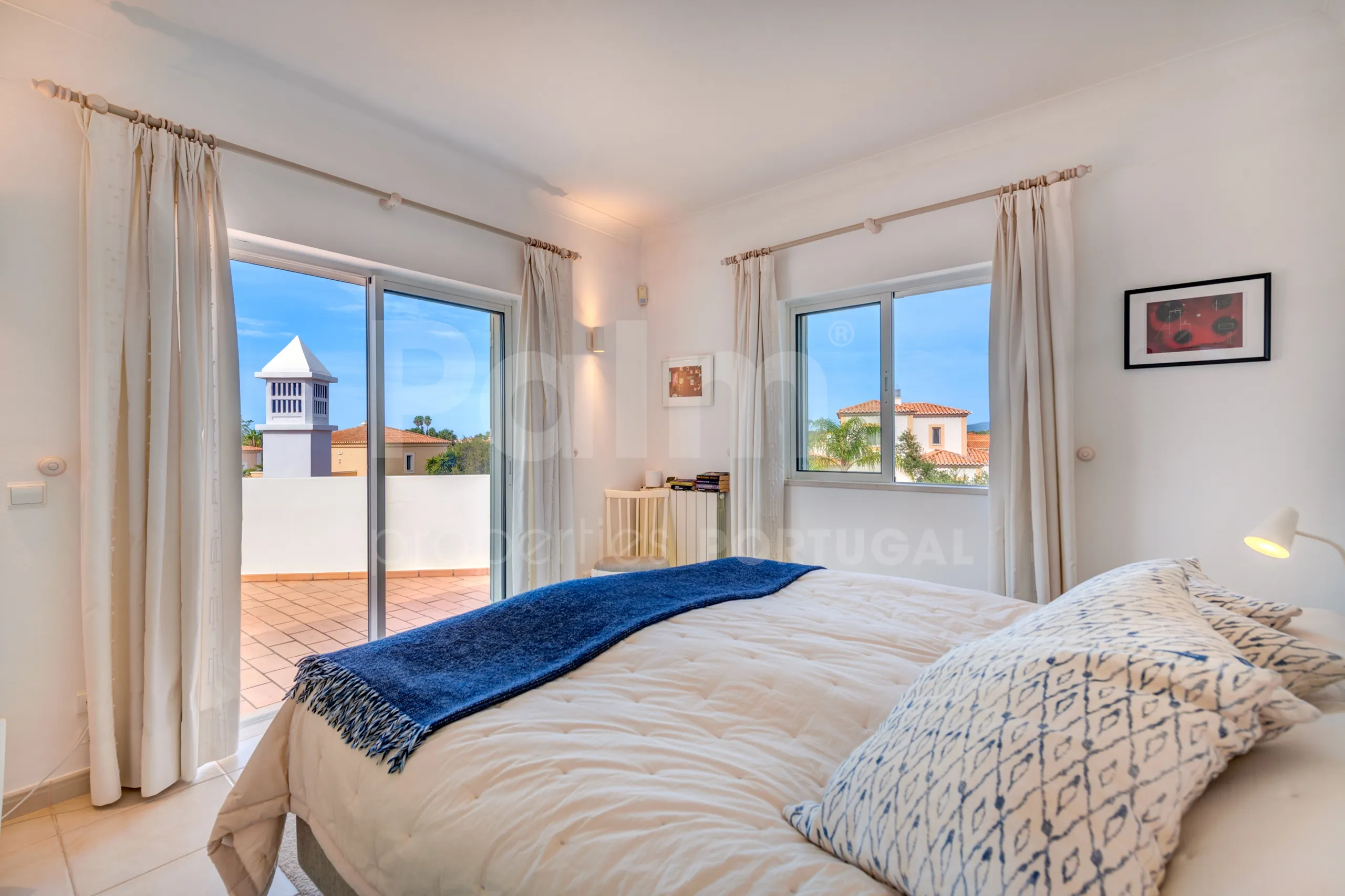 Modern 3-Bedroom Villa with Pool Near Gramacho Golf, Lagoa - View image 30 of 63