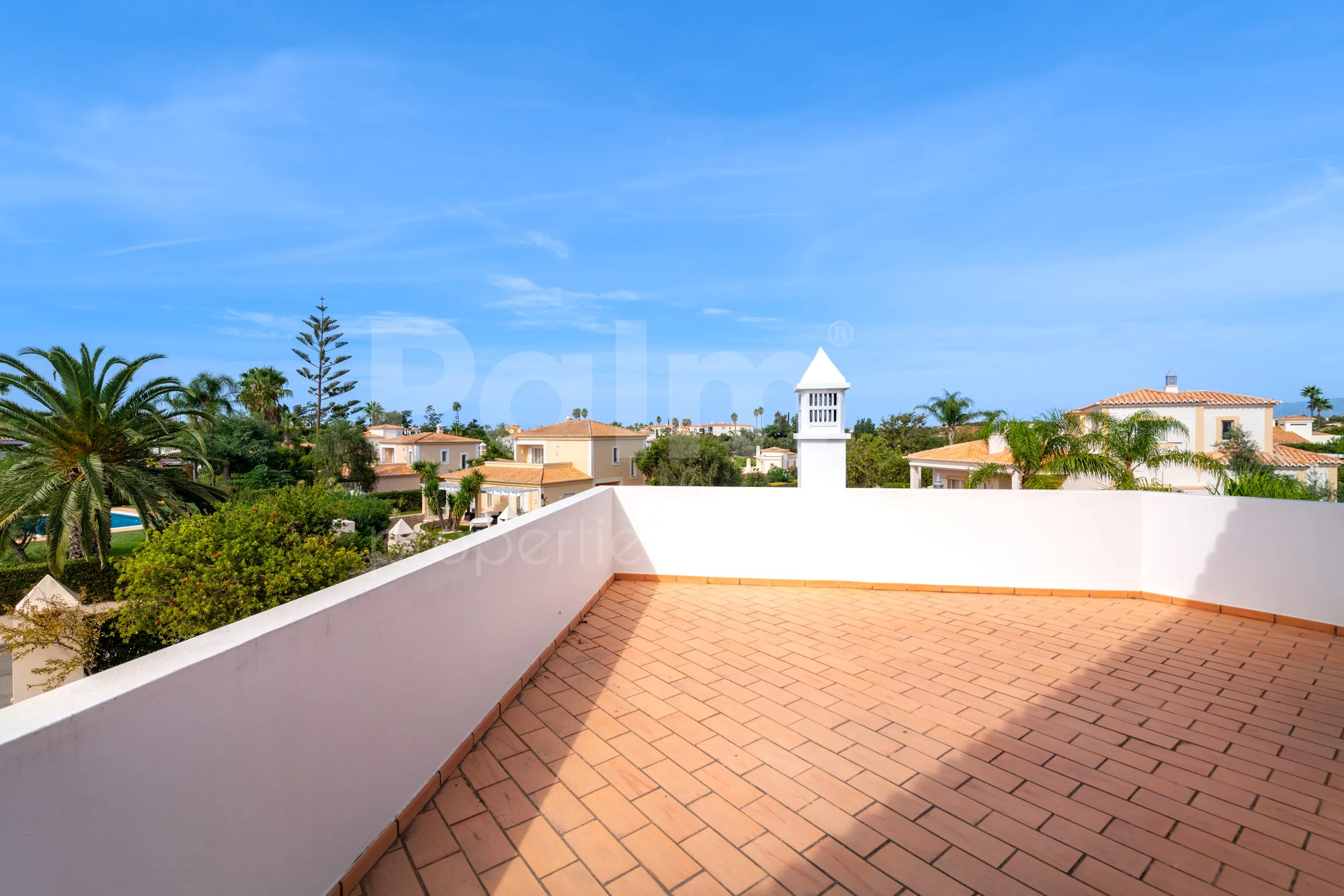 Modern 3-Bedroom Villa with Pool Near Gramacho Golf, Lagoa - View image 34 of 63