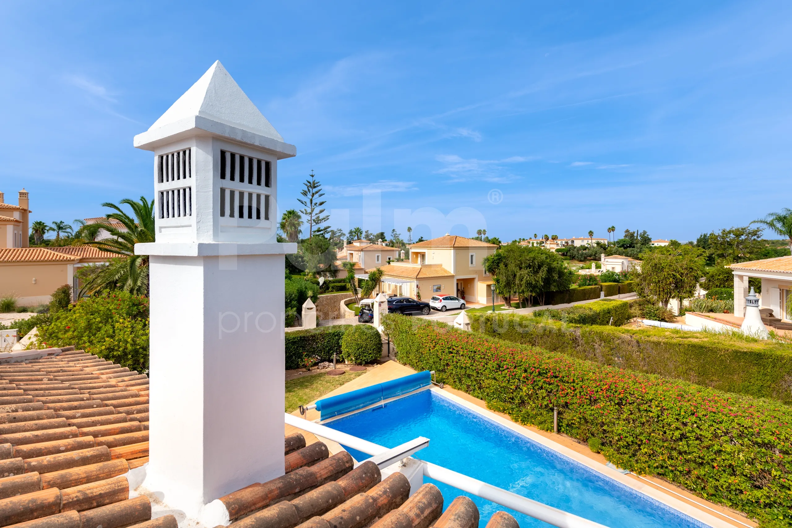 Modern 3-Bedroom Villa with Pool Near Gramacho Golf, Lagoa - View image 35 of 63