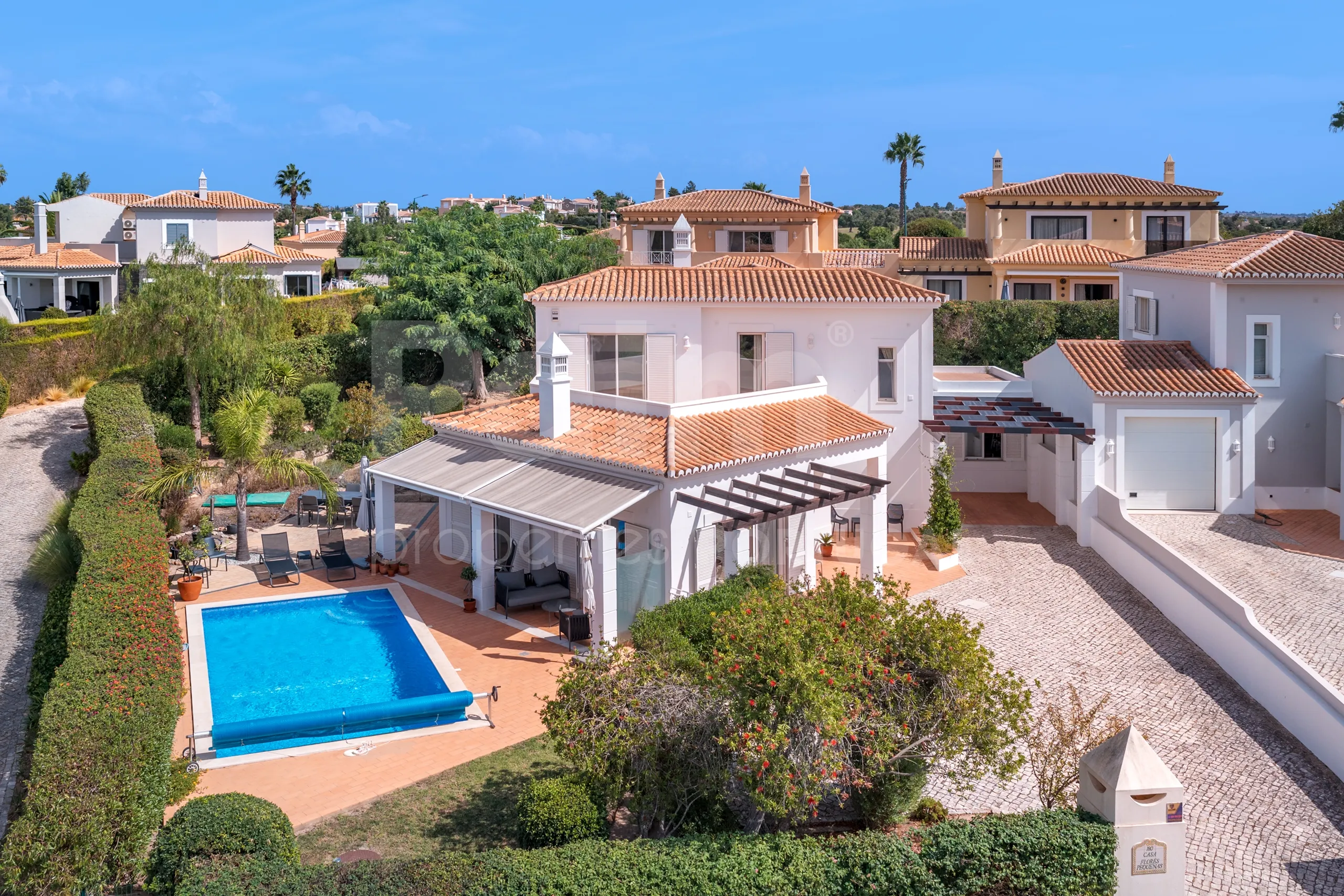 Modern 3-Bedroom Villa with Pool Near Gramacho Golf, Lagoa - View image 60 of 63
