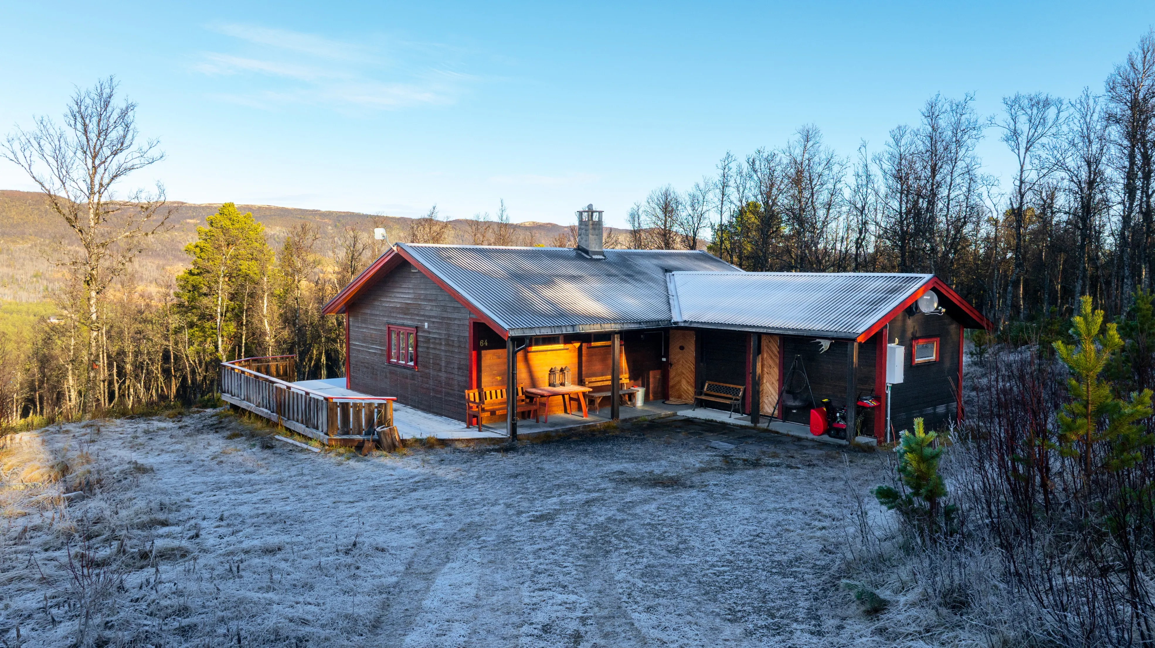 1990s Cabin with Expansive Terrace Near Dagali Ski Centre - Image 3