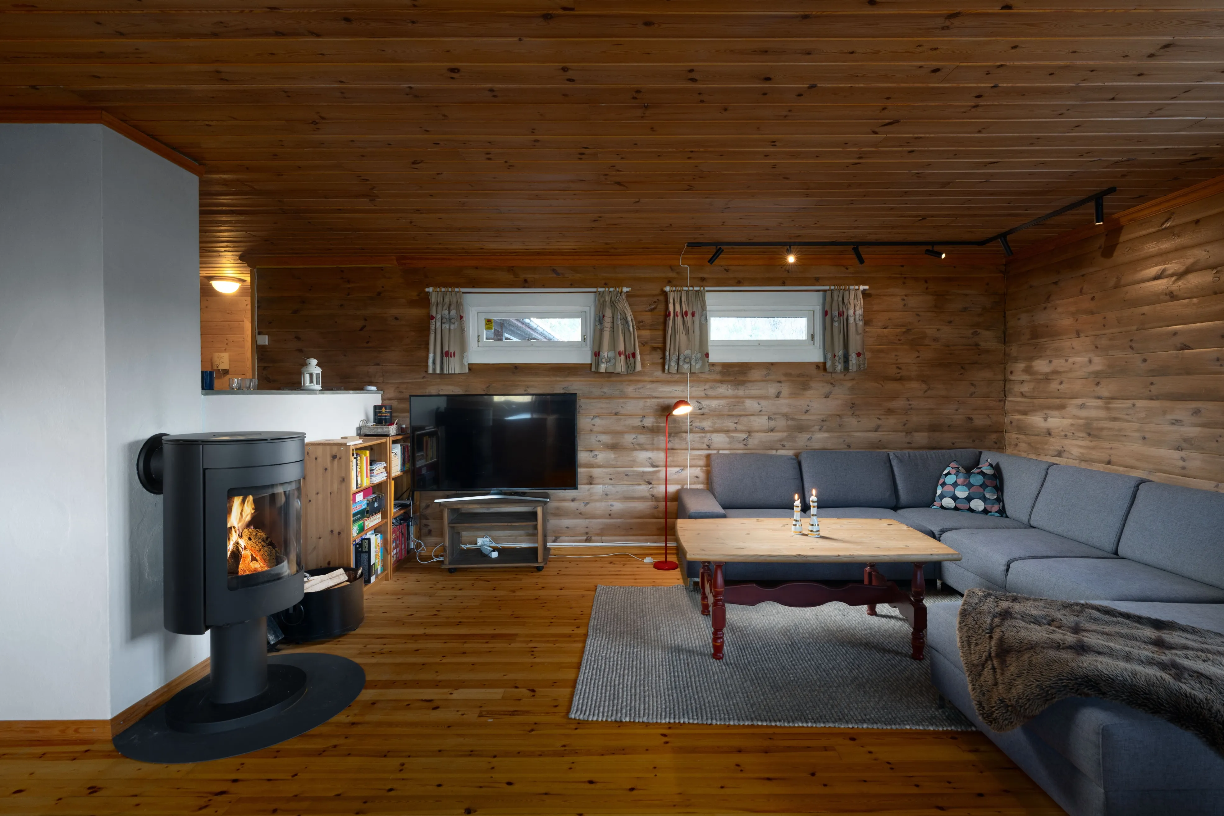 1990s Cabin with Expansive Terrace Near Dagali Ski Centre - View image 8 of 28