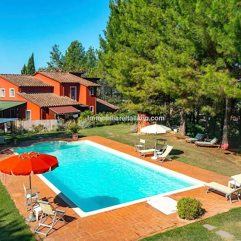 Villa contemporaine de 5 chambres avec piscine dans la magnifique région de Toscane, près de Florence